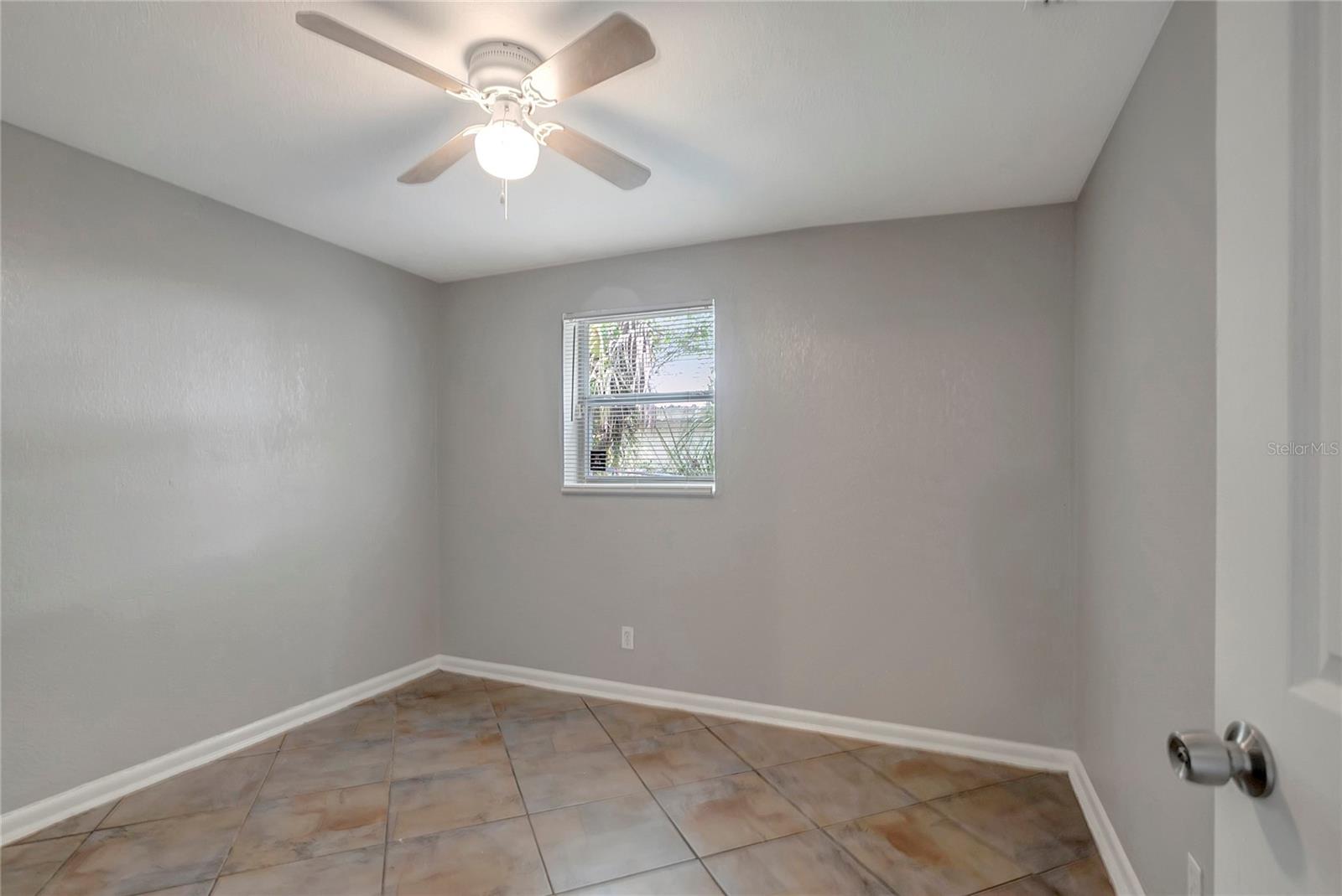 3908 E HANNA AVE — photo 33
