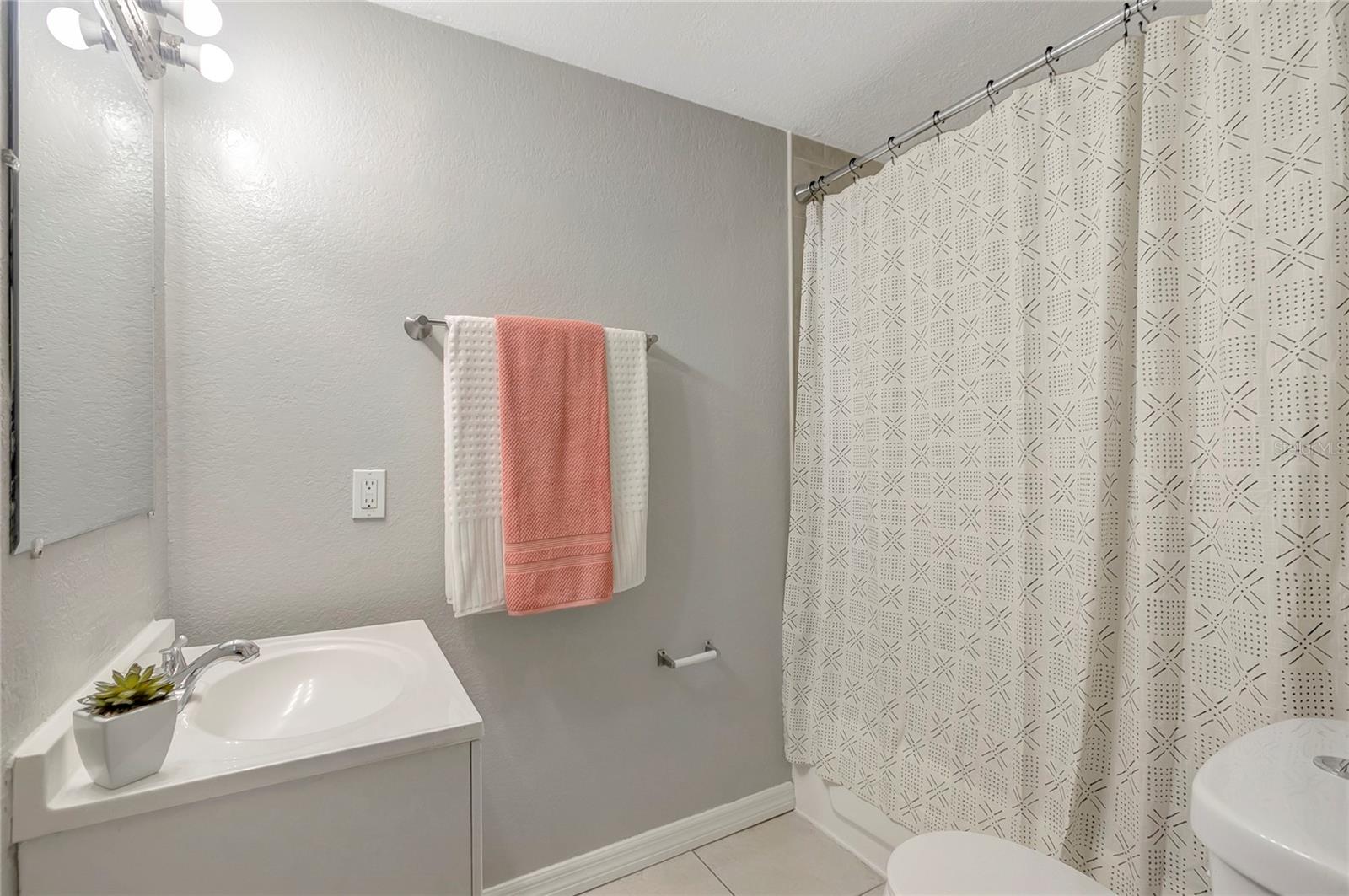 3908 E HANNA AVE — photo 28