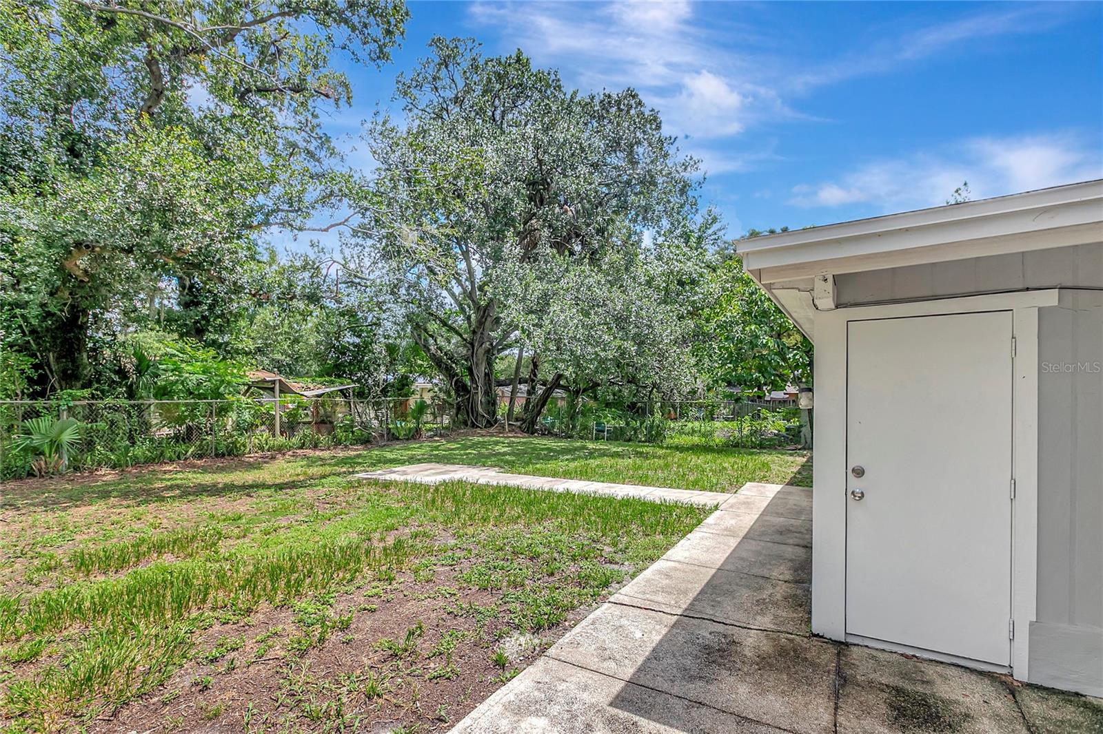 3908 E HANNA AVE — photo 36
