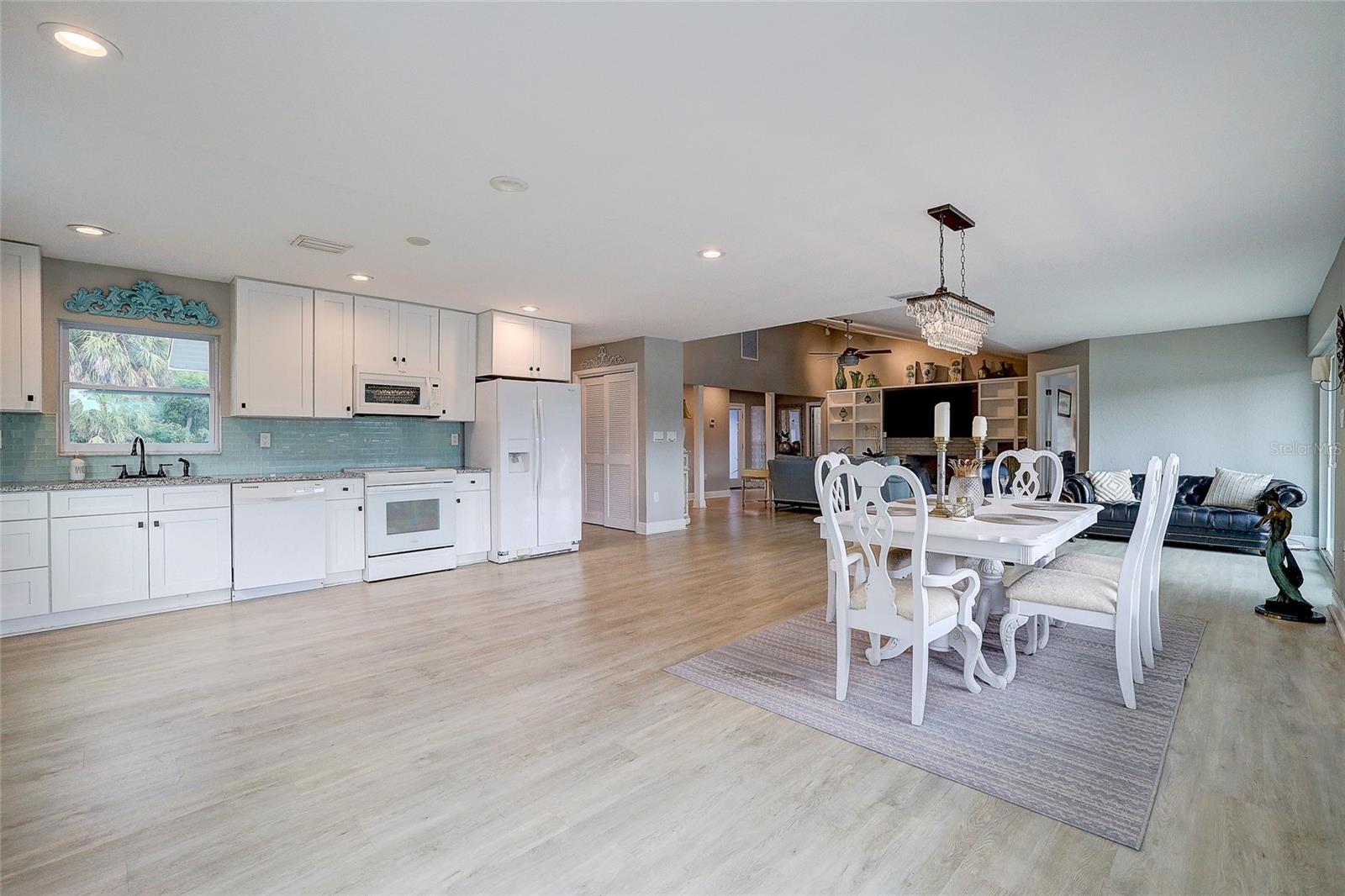 3214 N SECLUSION DR — photo 18