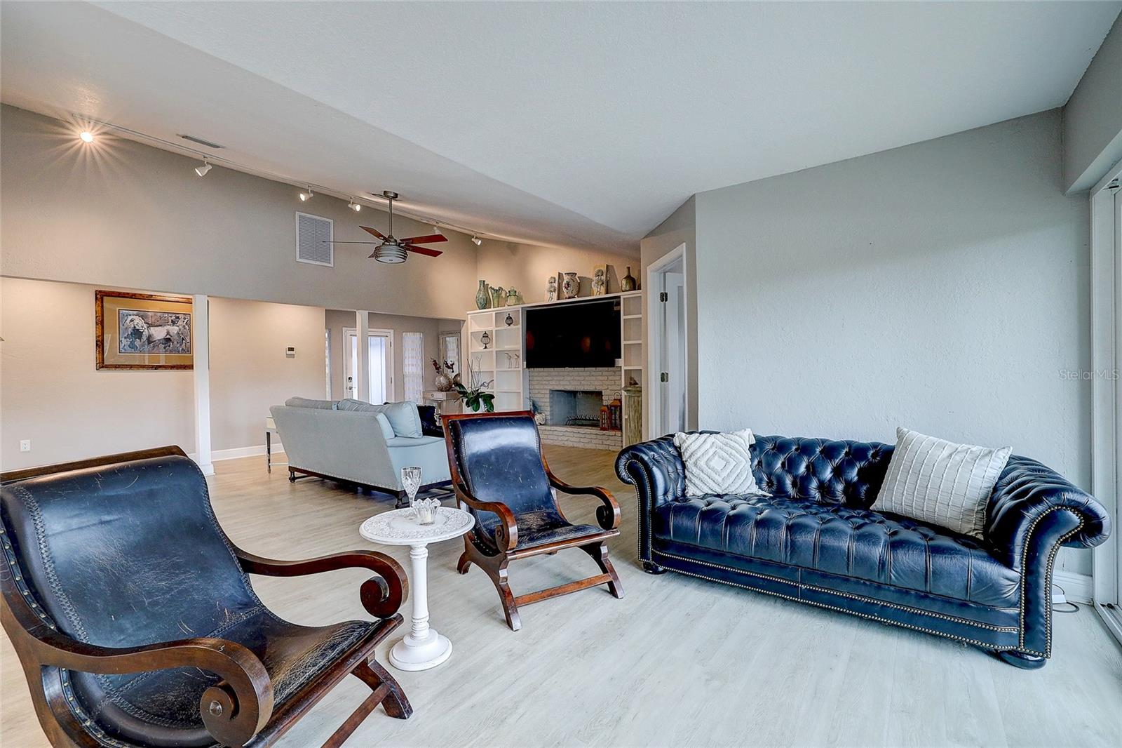 3214 N SECLUSION DR — photo 14