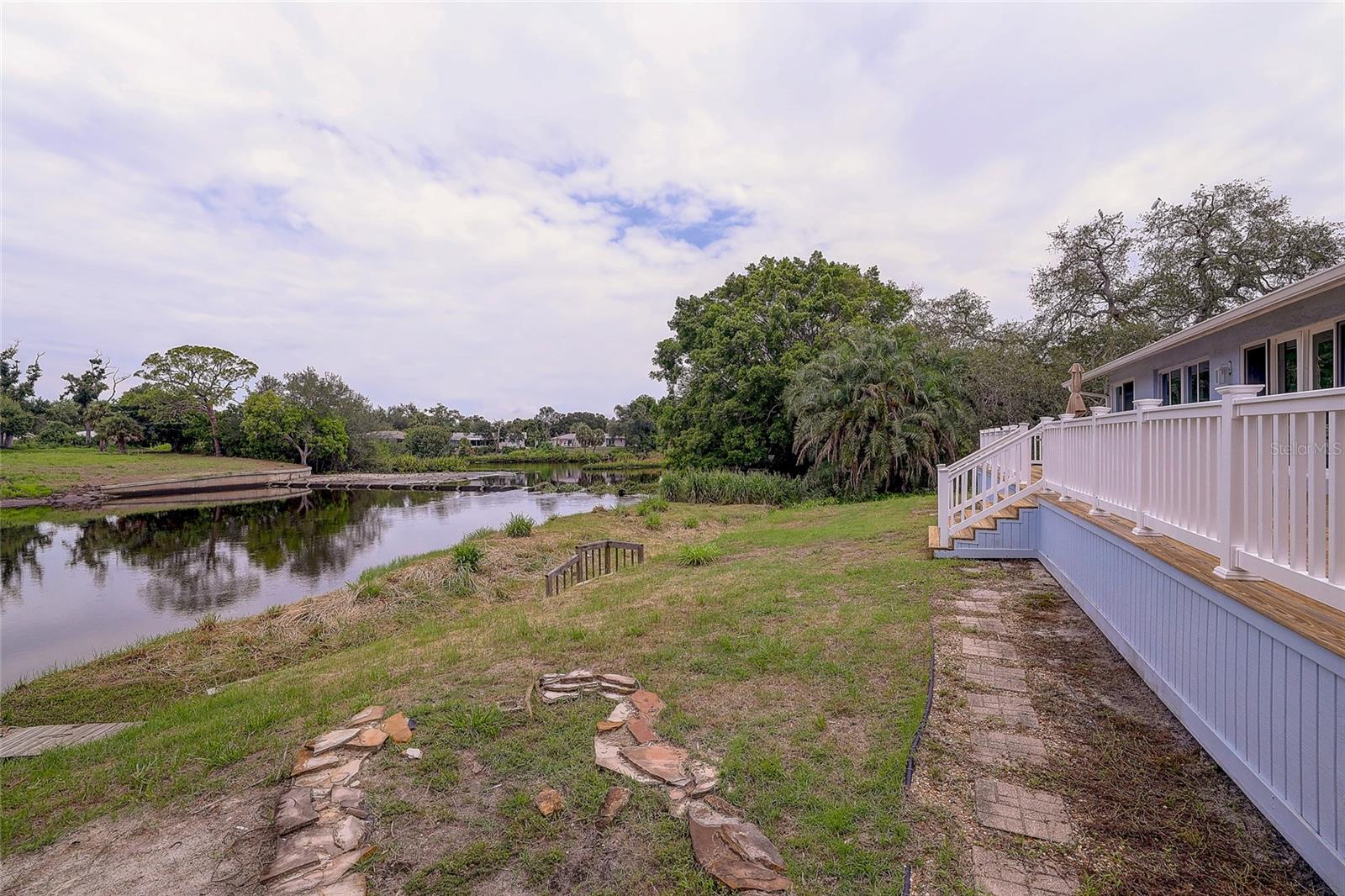 3214 N SECLUSION DR — photo 32