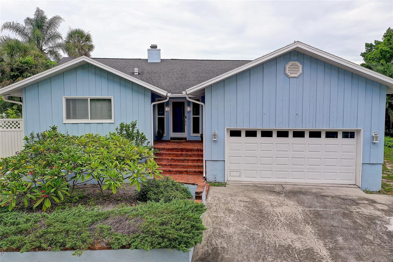 3214 N SECLUSION DR — photo 2