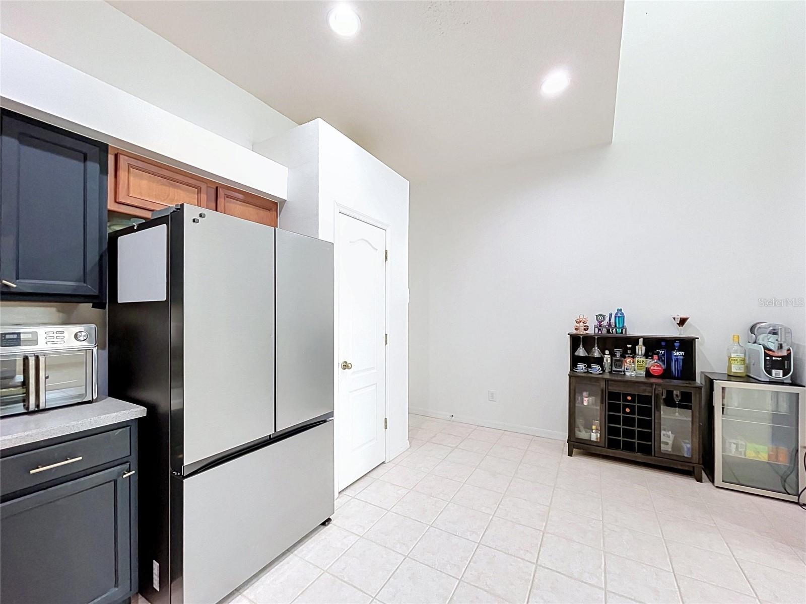 1124 SPLIT SILK ST — photo 18