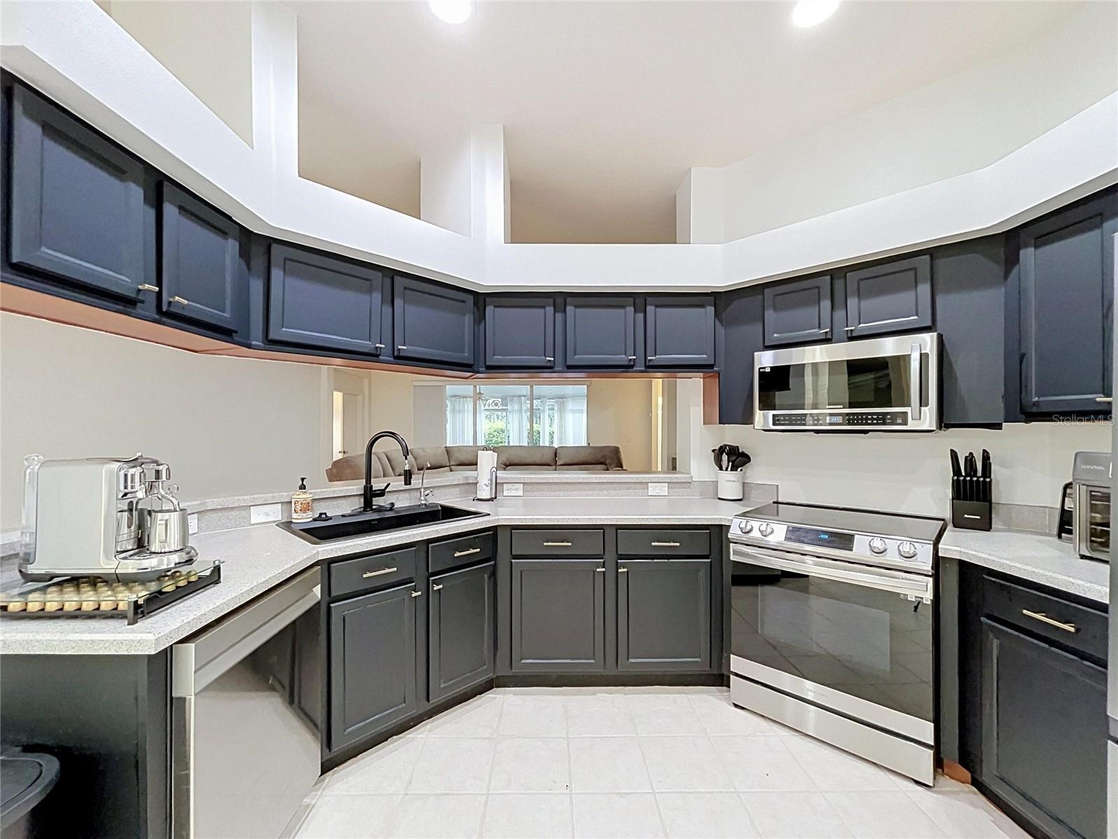 1124 SPLIT SILK ST — photo 16