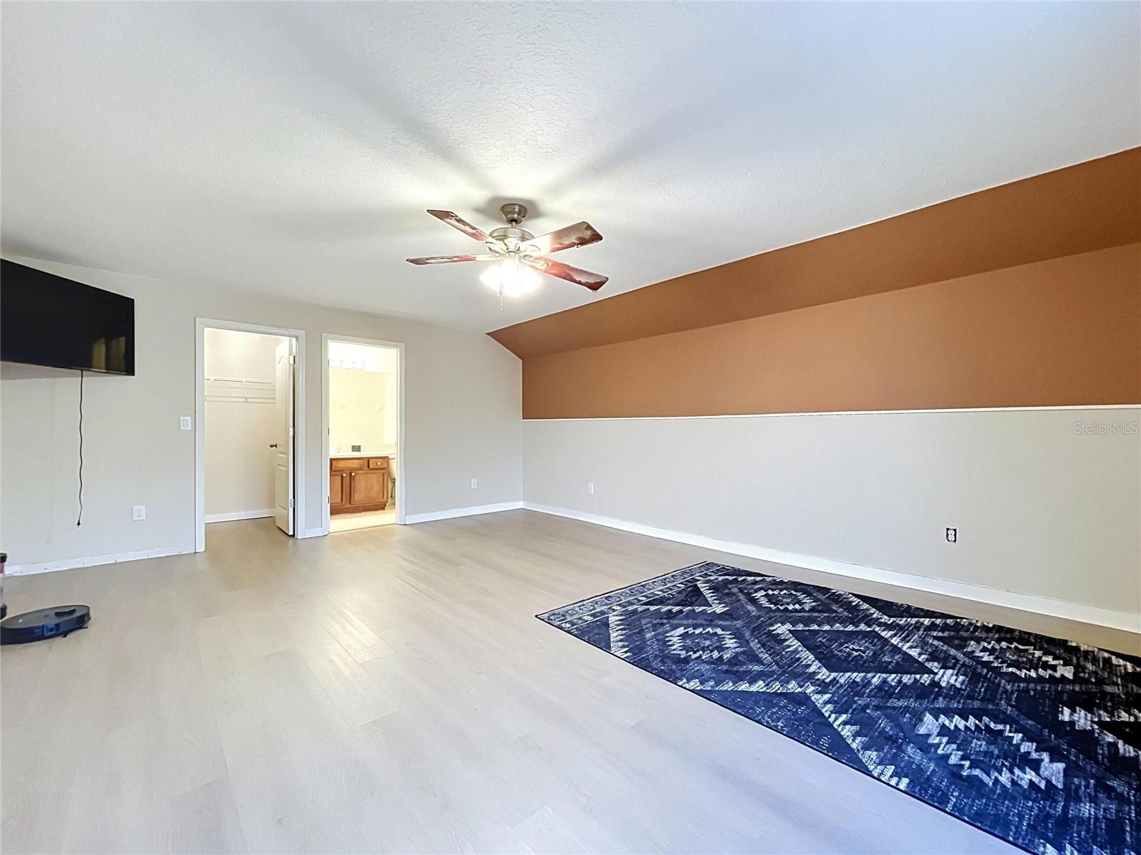 1124 SPLIT SILK ST — photo 41