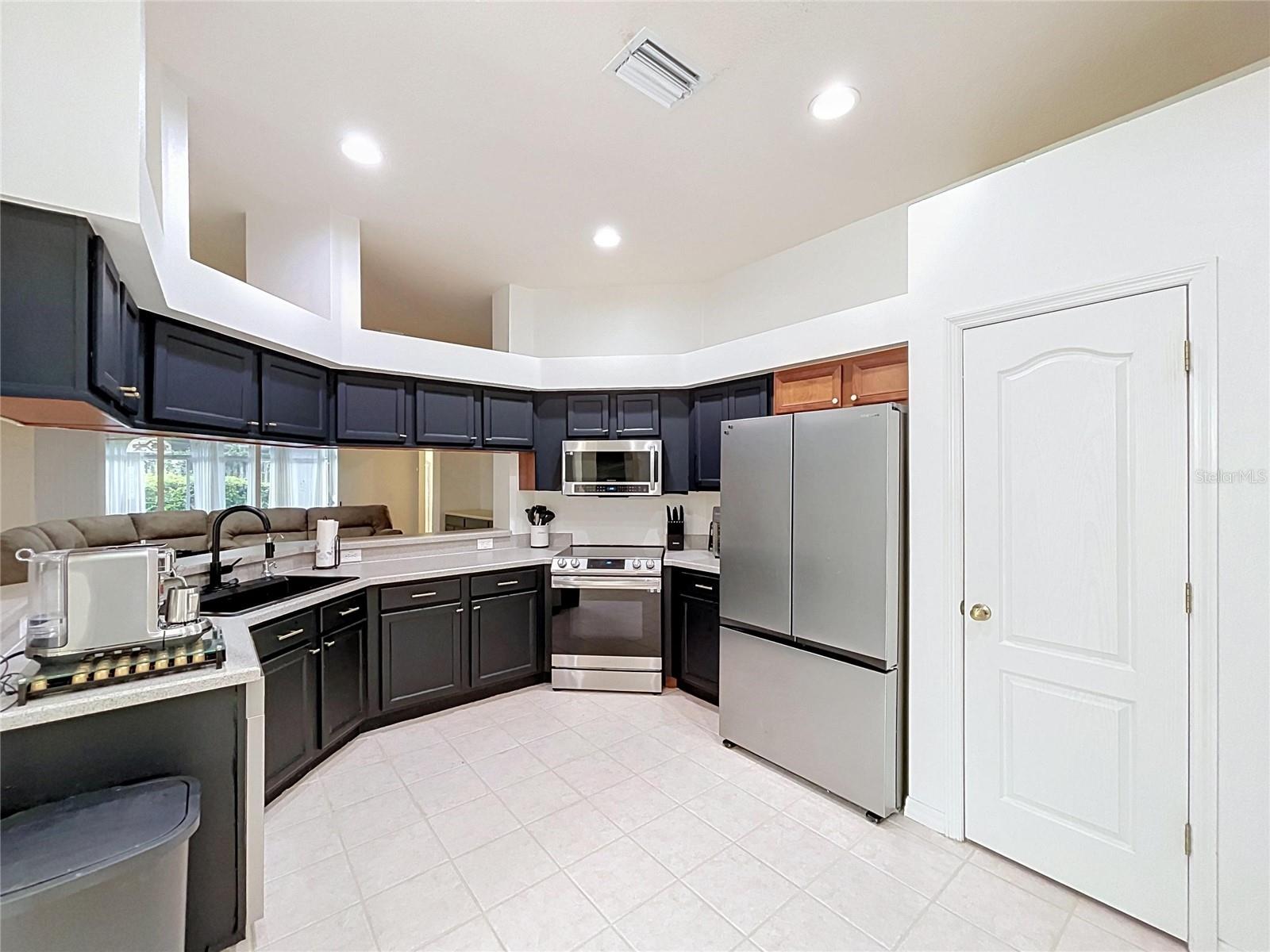 1124 SPLIT SILK ST — photo 17
