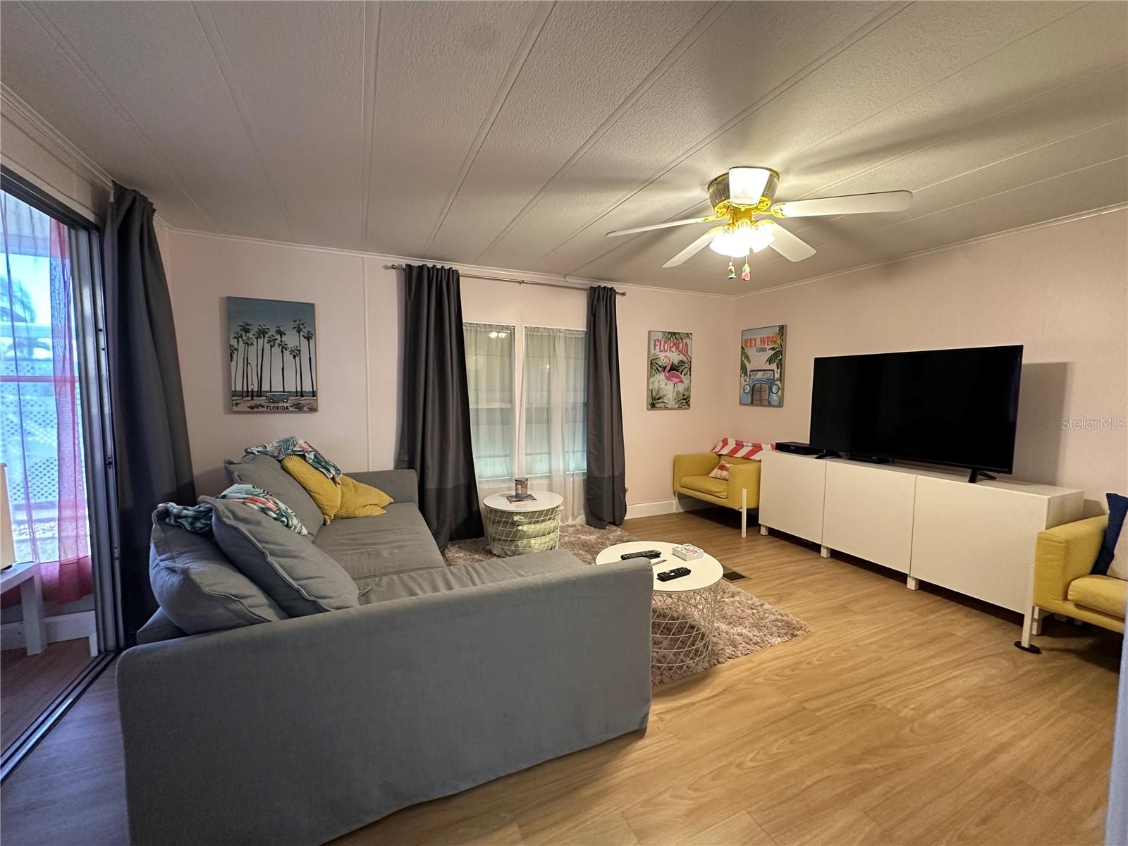 283 APRICOT ST — photo 12