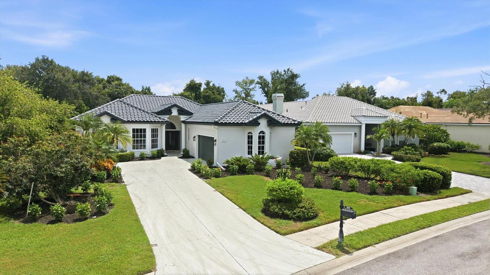 7825 WILTON CRESCENT CIR — photo 38