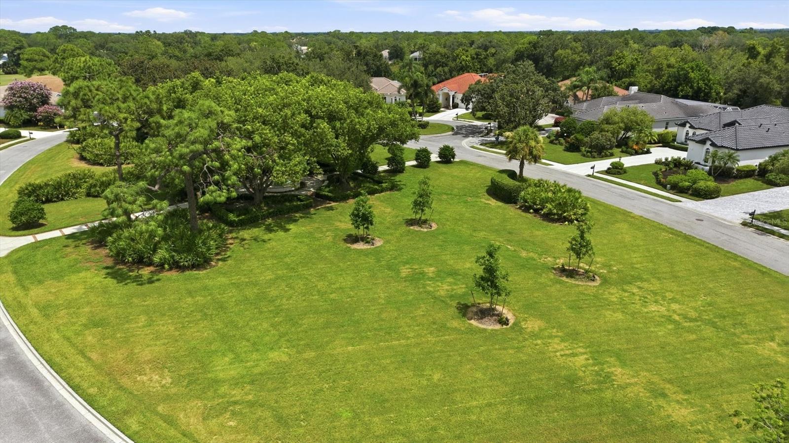 7825 WILTON CRESCENT CIR — photo 45