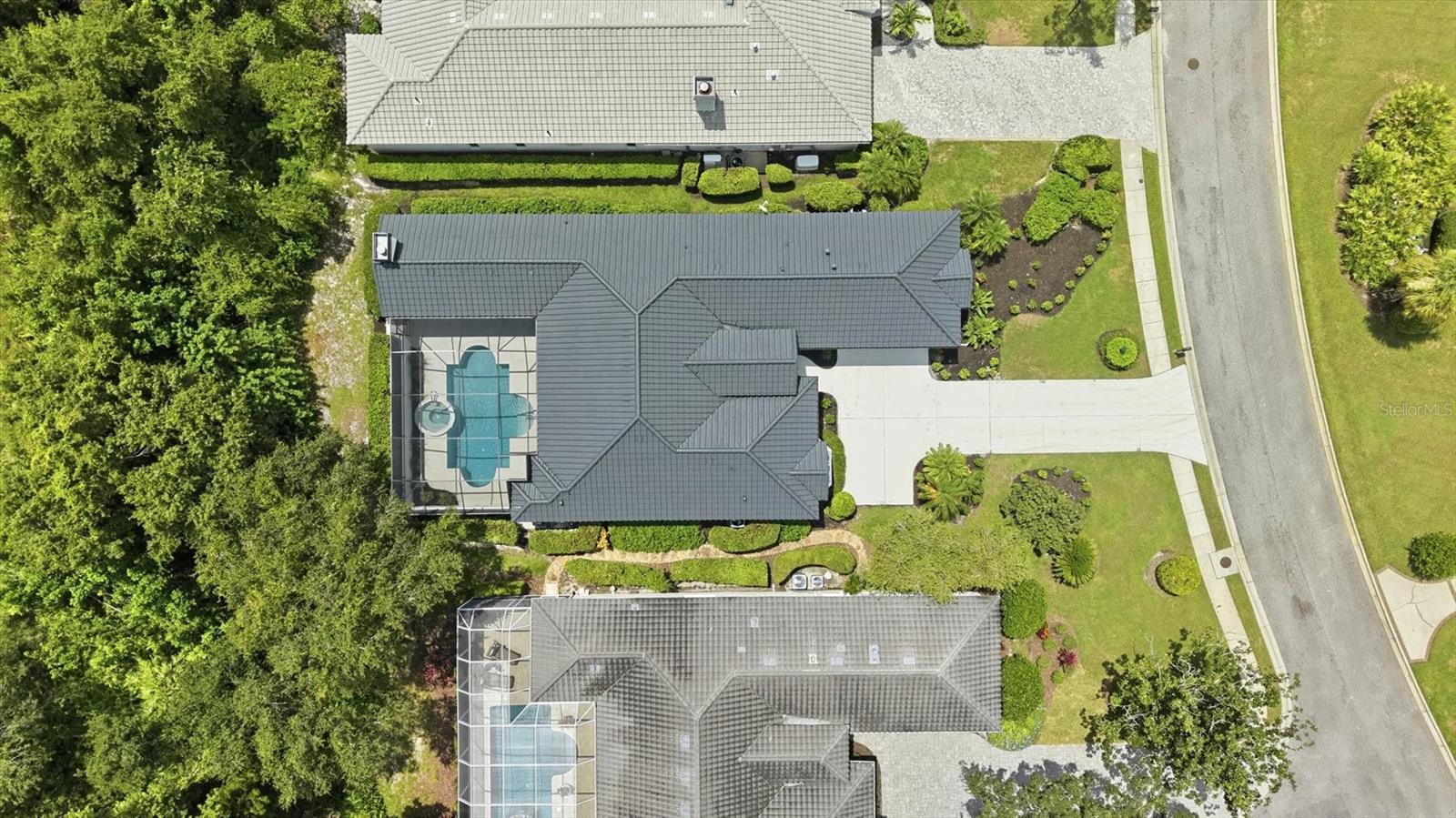 7825 WILTON CRESCENT CIR — photo 39
