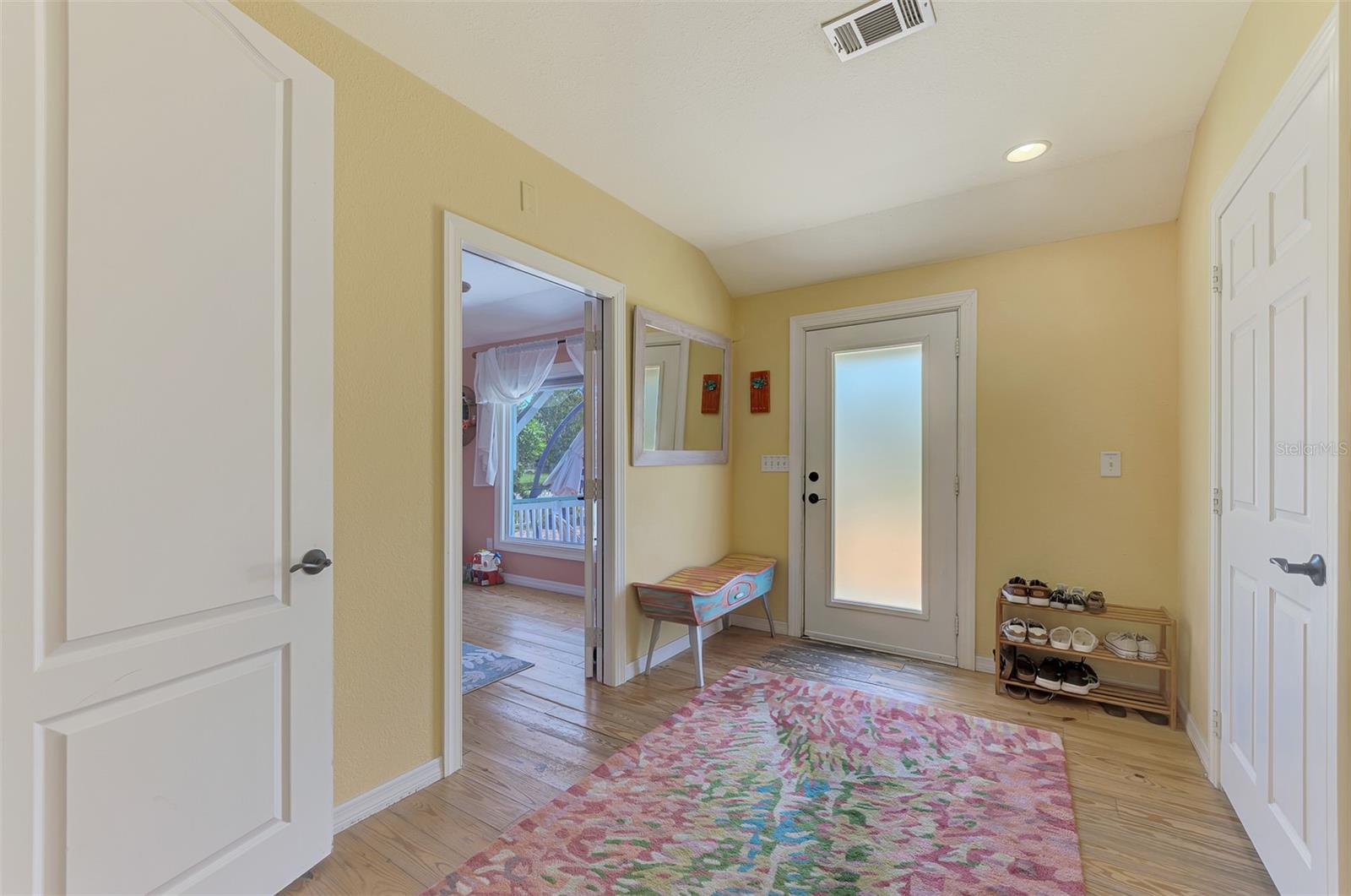530 W GREEN ST — photo 13