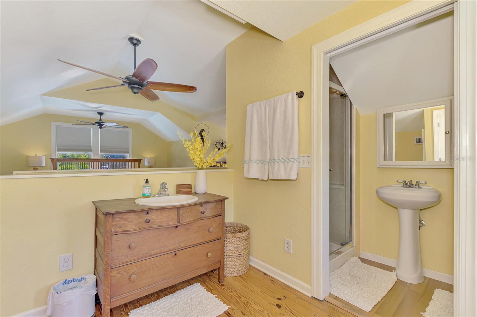 530 W GREEN ST — photo 40