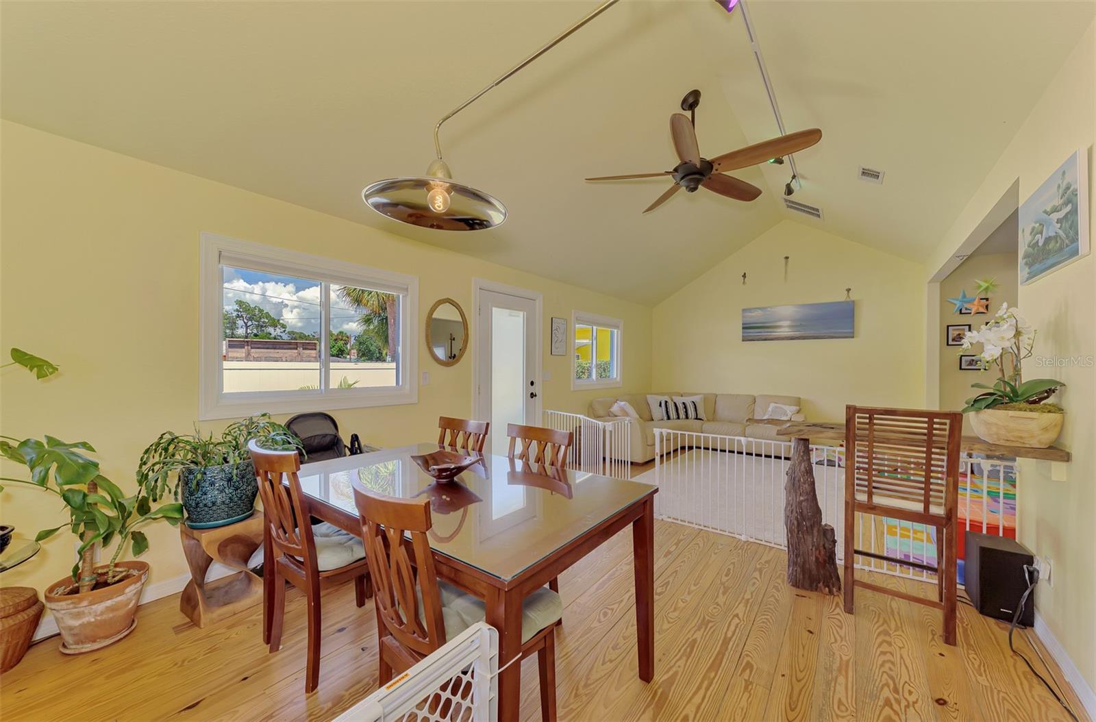 530 W GREEN ST — photo 20