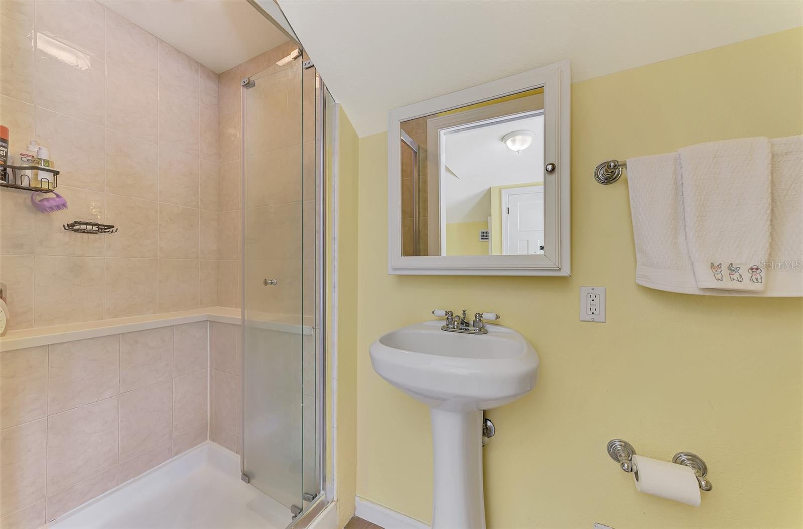 530 W GREEN ST — photo 41