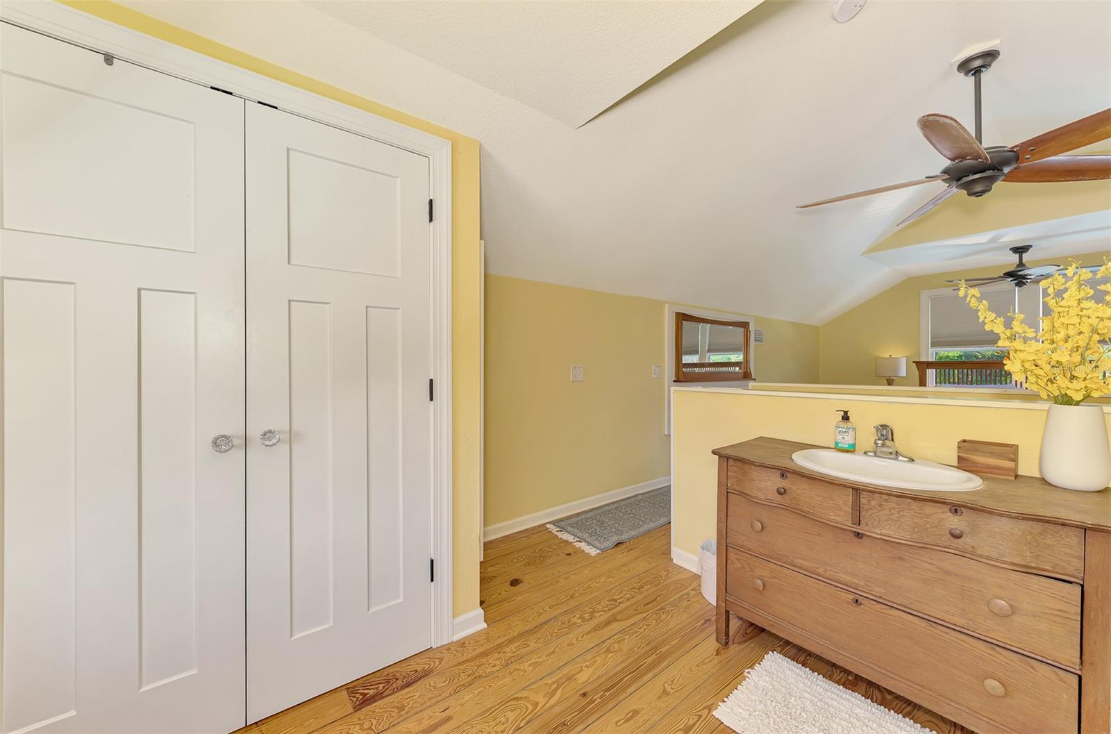530 W GREEN ST — photo 42