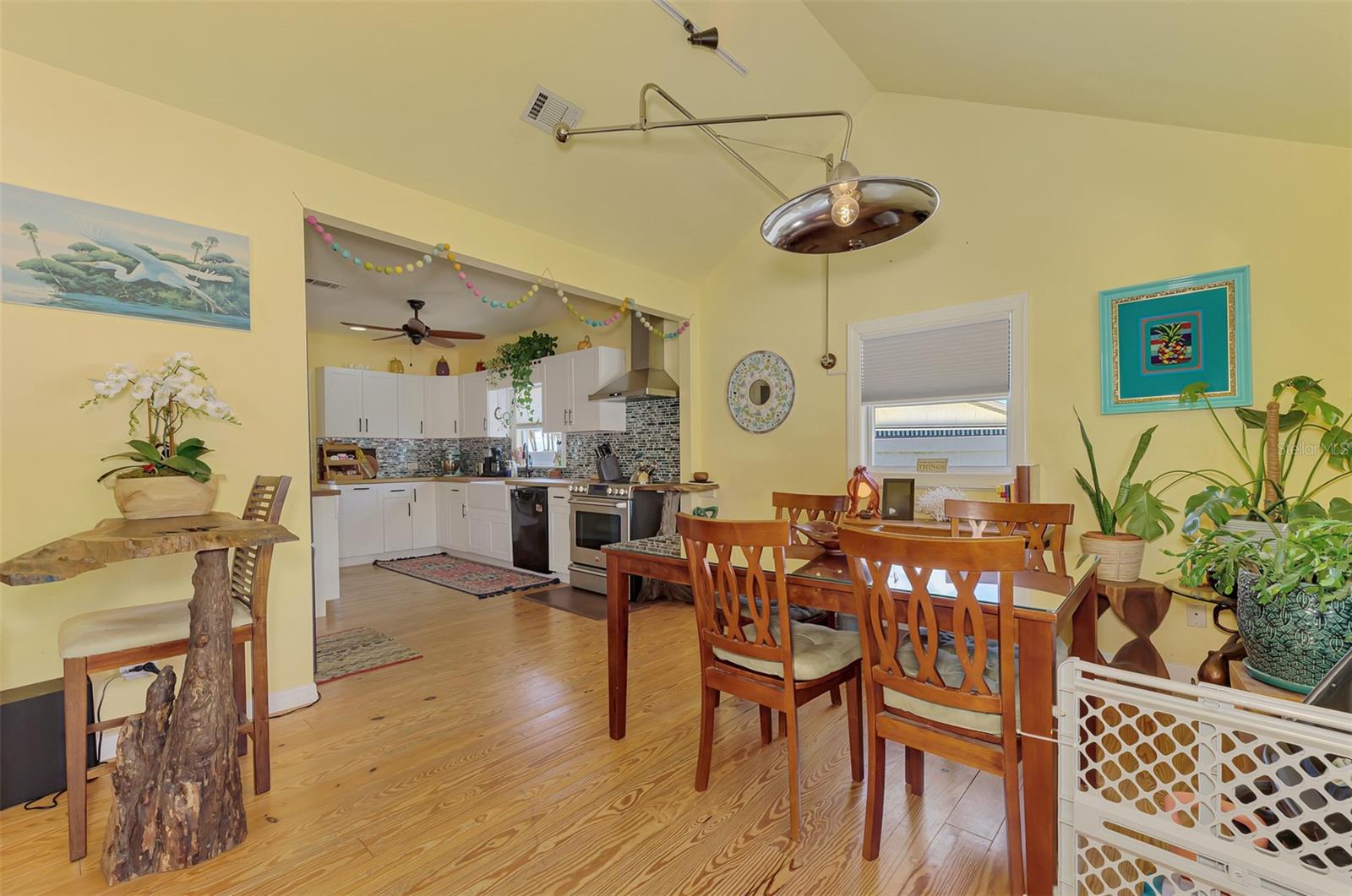 530 W GREEN ST — photo 23