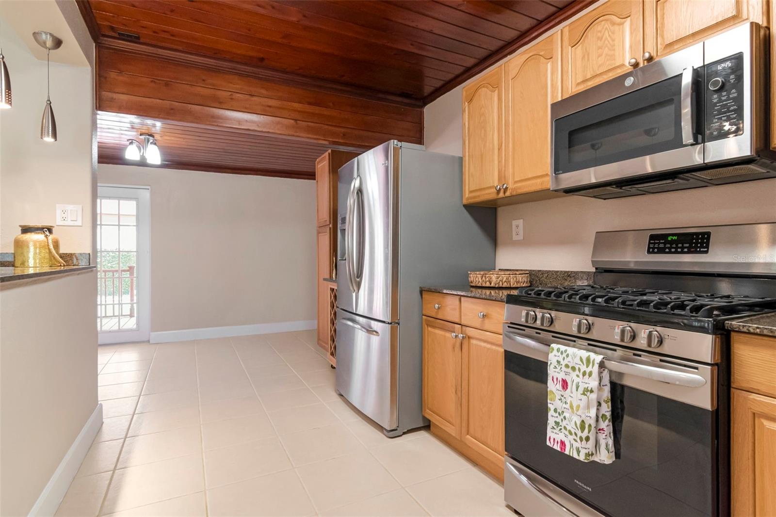 311 N GOMEZ AVE — photo 16