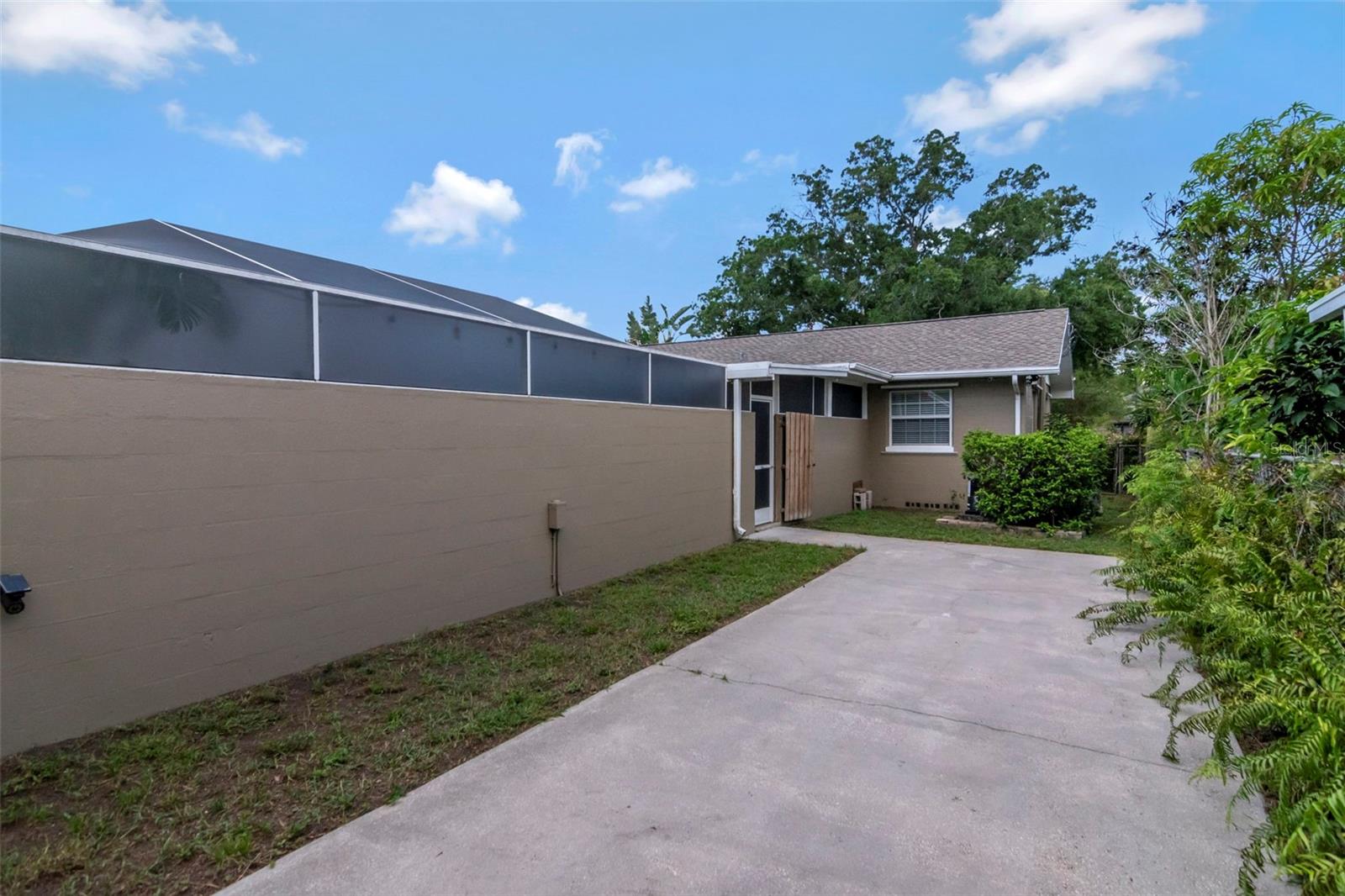 311 N GOMEZ AVE — photo 46