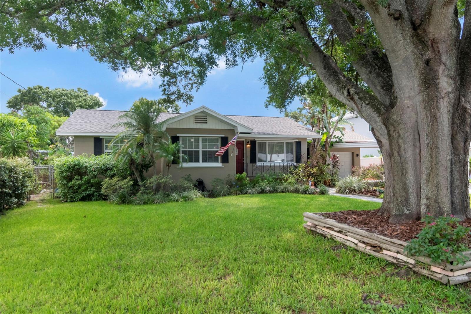 311 N GOMEZ AVE — photo 3