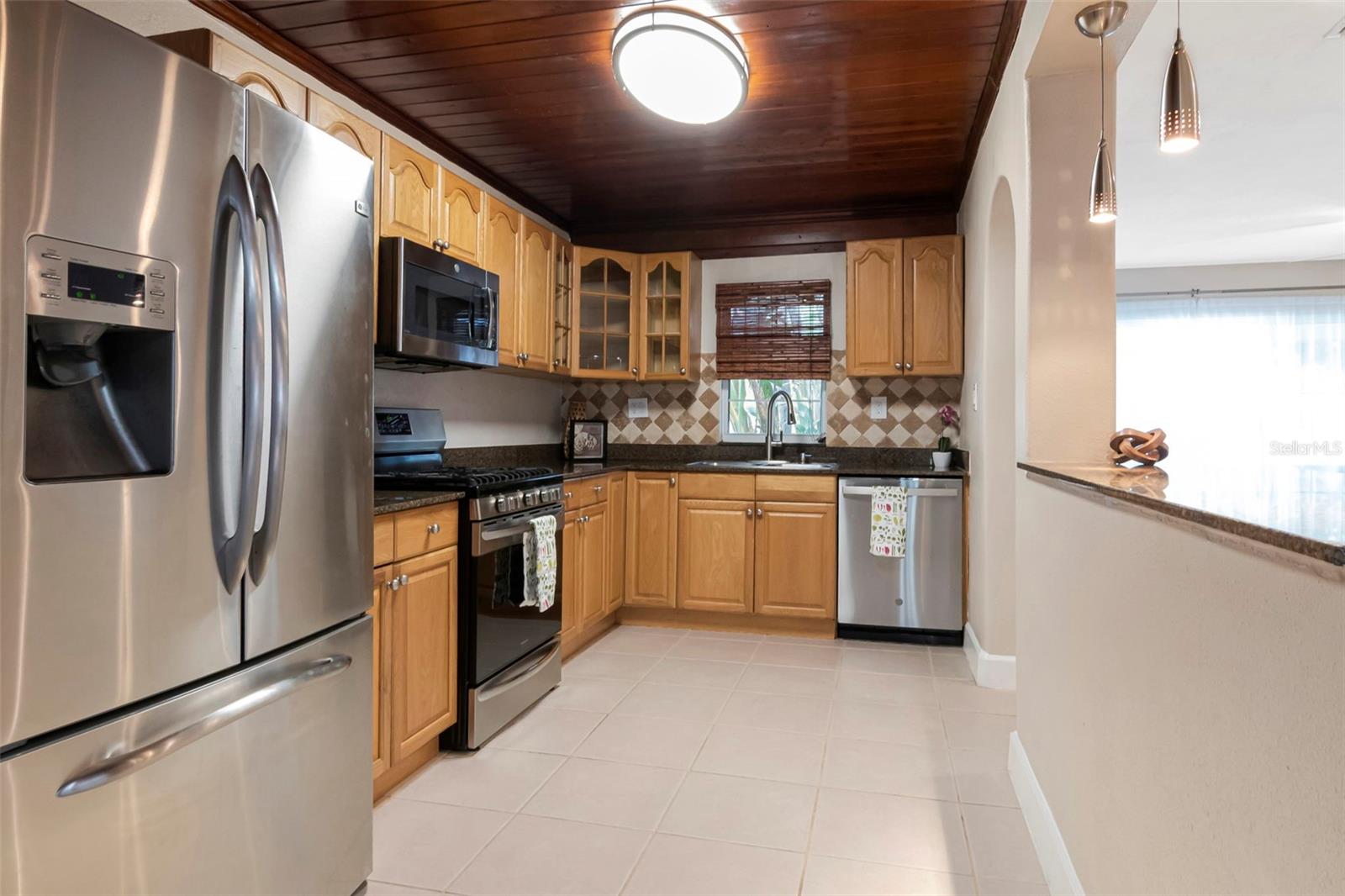 311 N GOMEZ AVE — photo 20