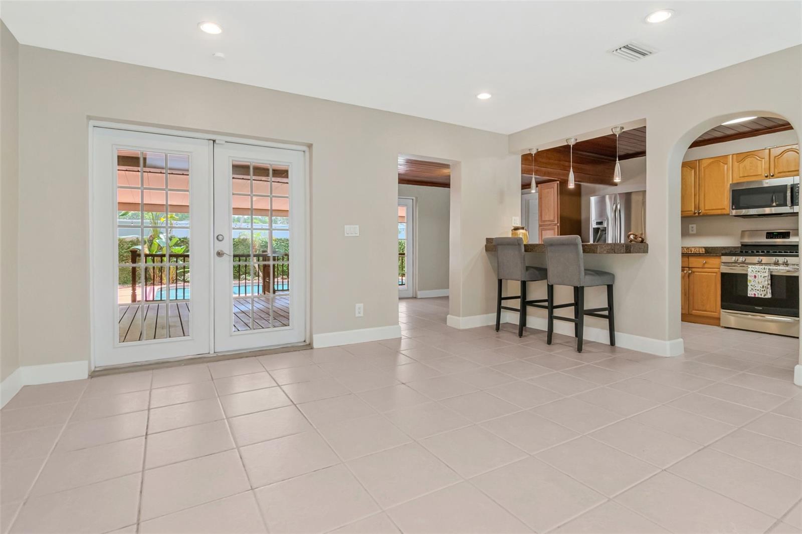 311 N GOMEZ AVE — photo 10