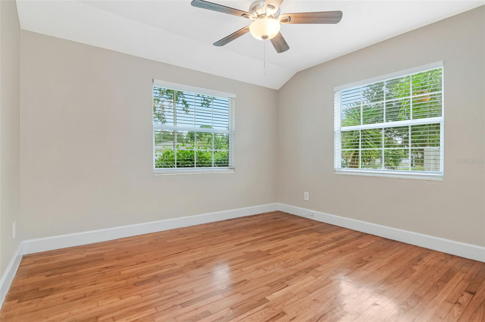 311 N GOMEZ AVE — photo 28