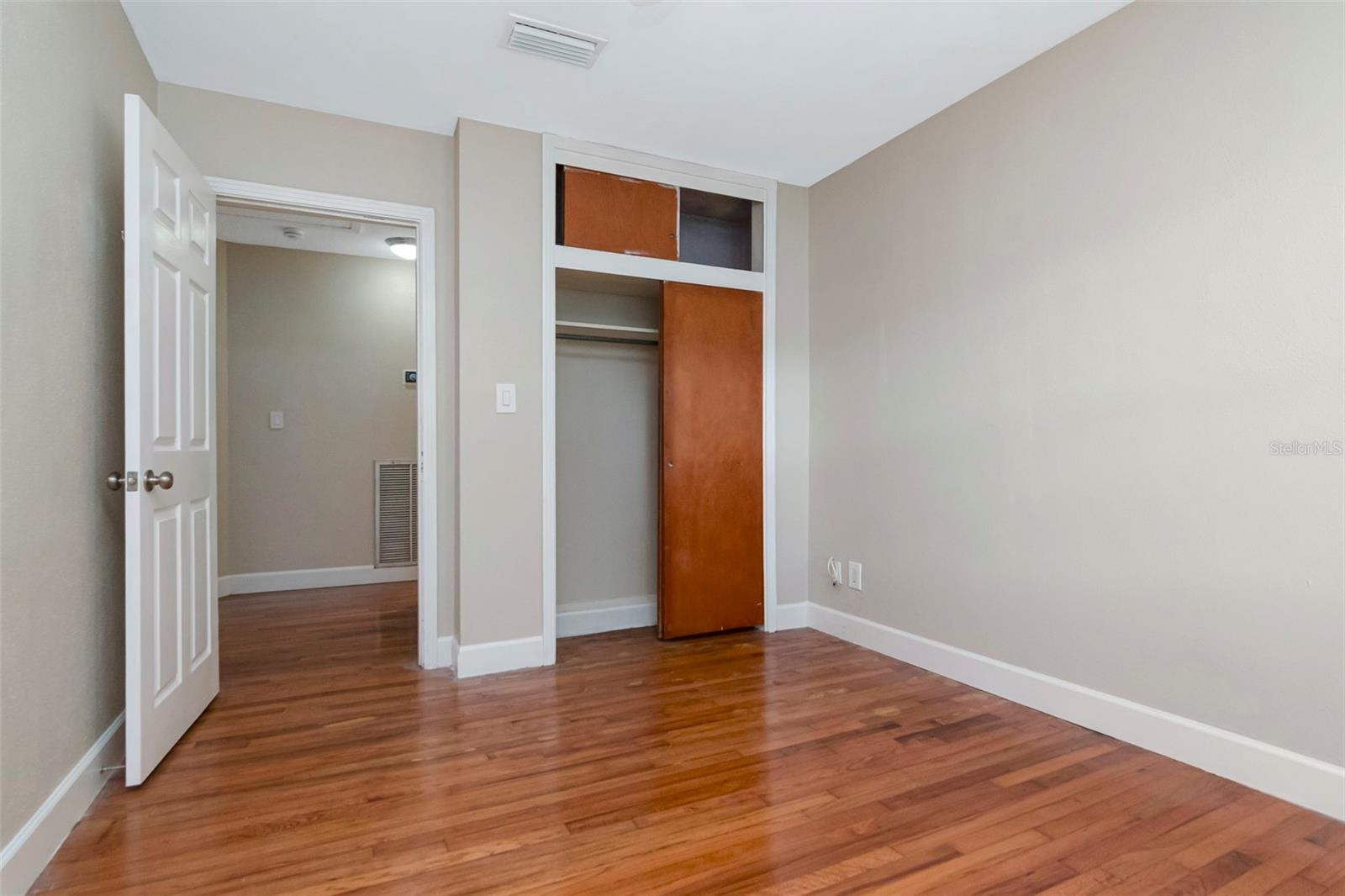 311 N GOMEZ AVE — photo 31