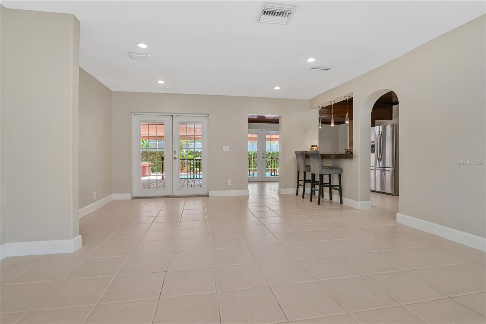 311 N GOMEZ AVE — photo 7