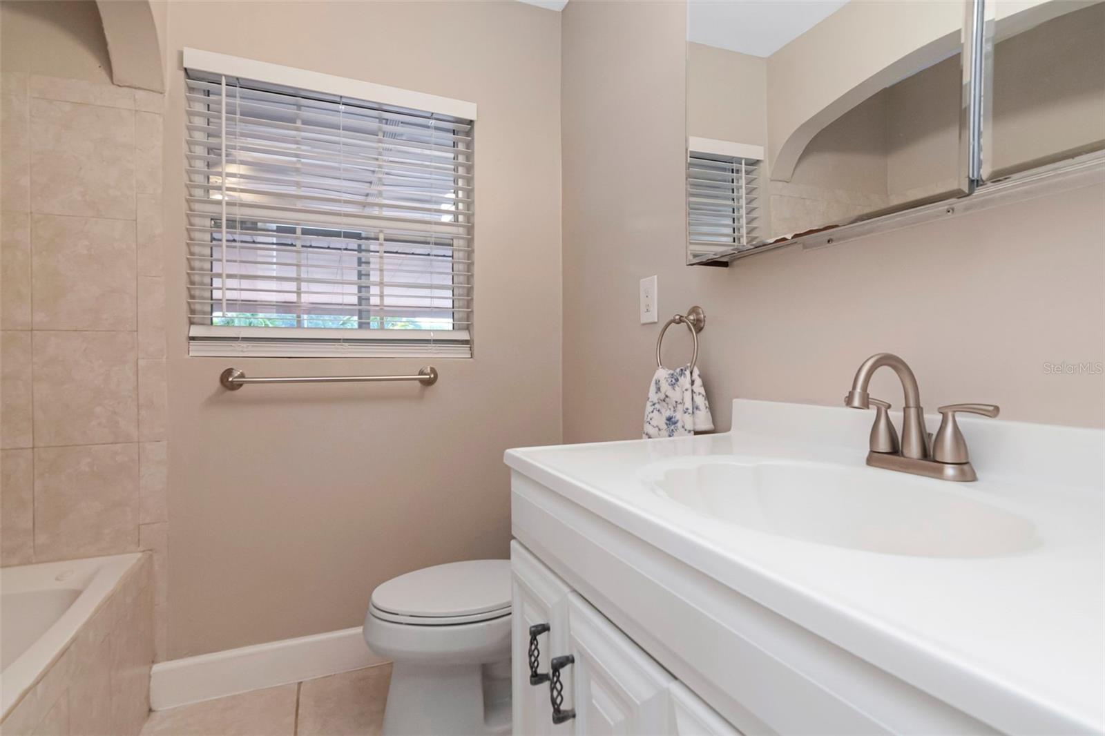 311 N GOMEZ AVE — photo 24