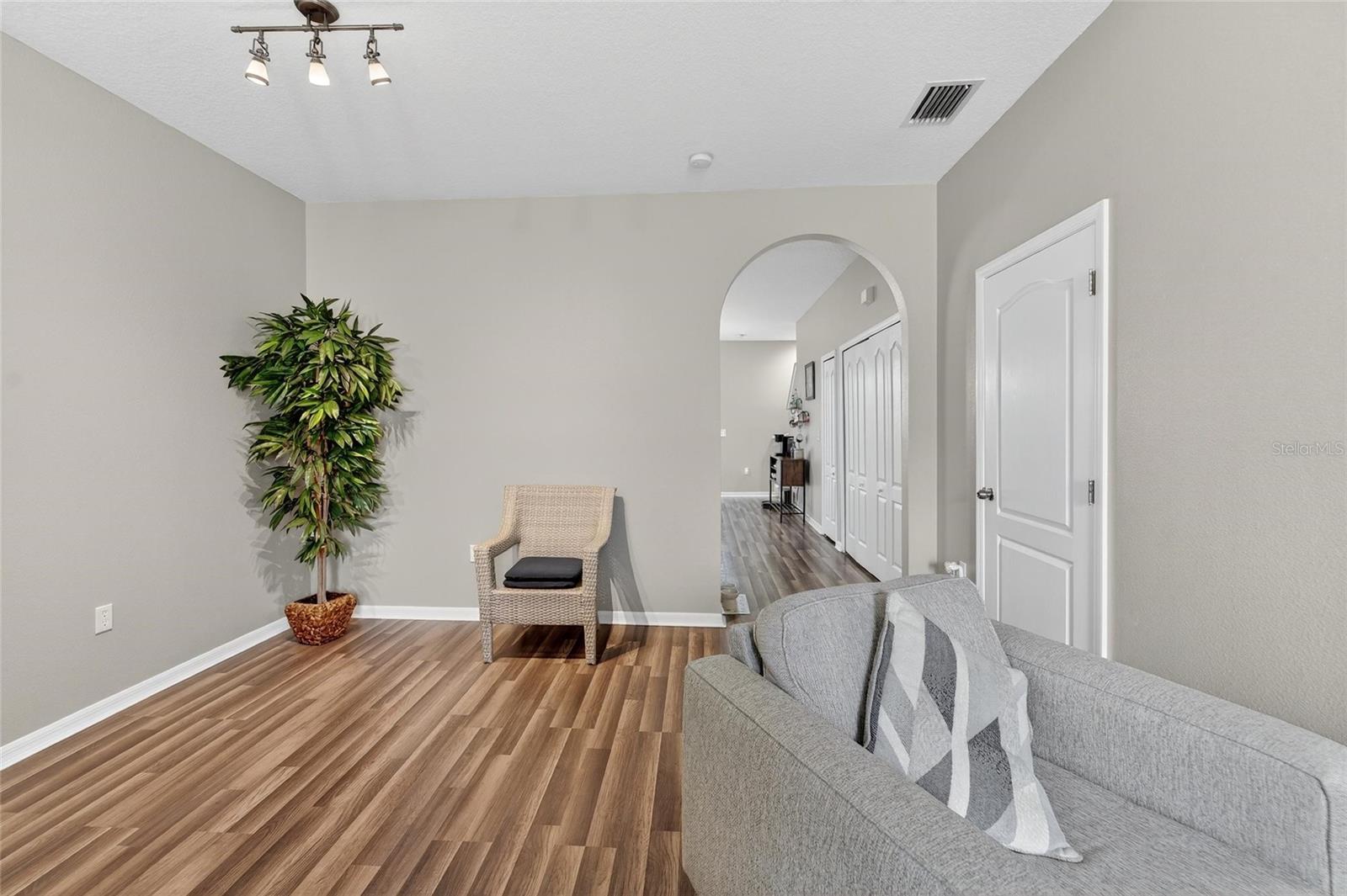 2052 GREENWOOD VALLEY DR — photo 6
