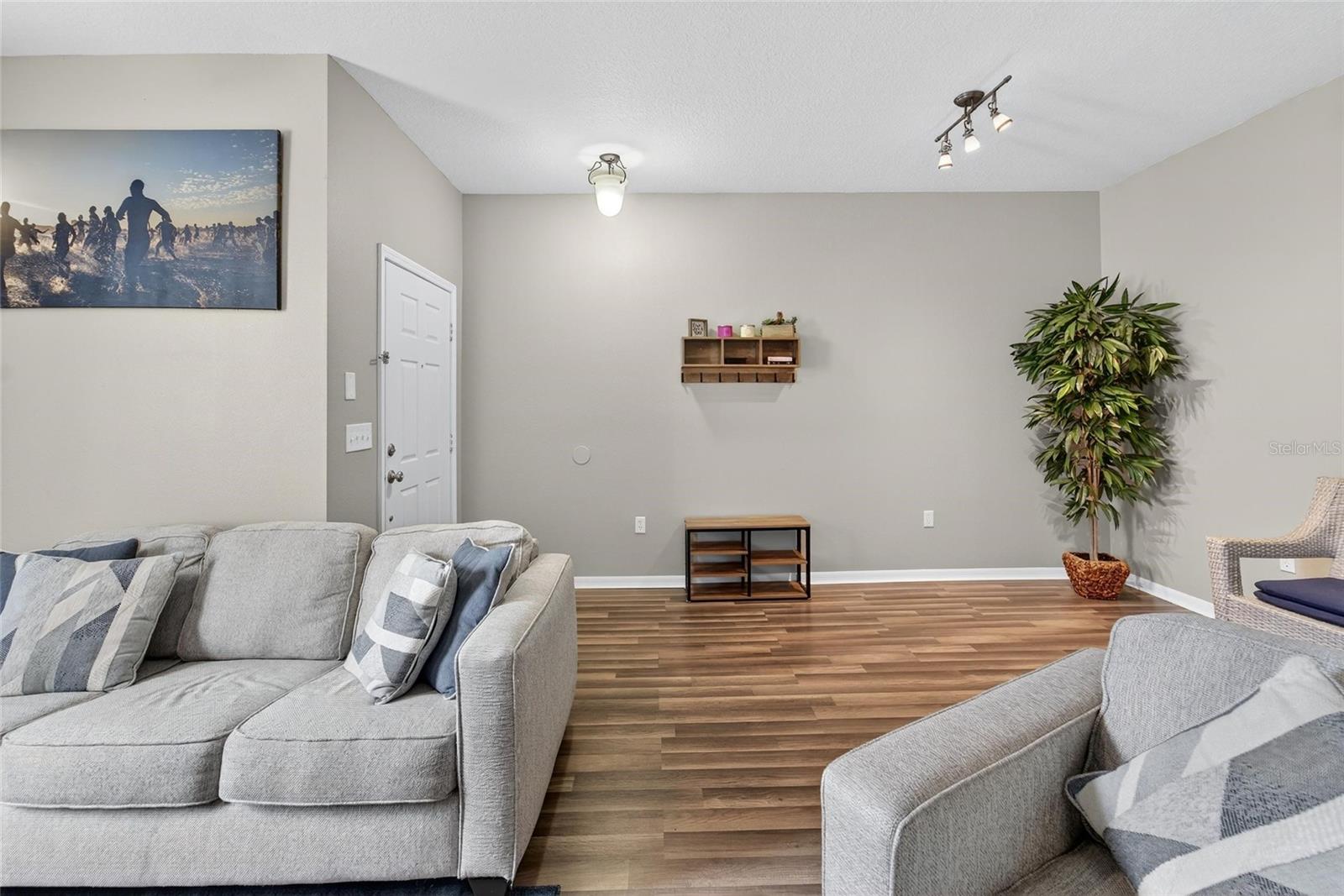 2052 GREENWOOD VALLEY DR — photo 7