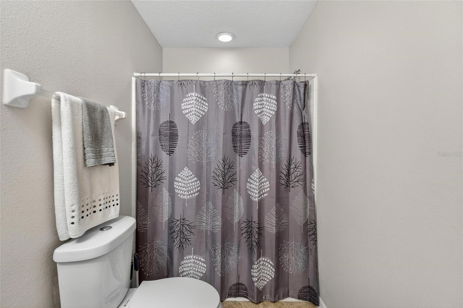 2052 GREENWOOD VALLEY DR — photo 35