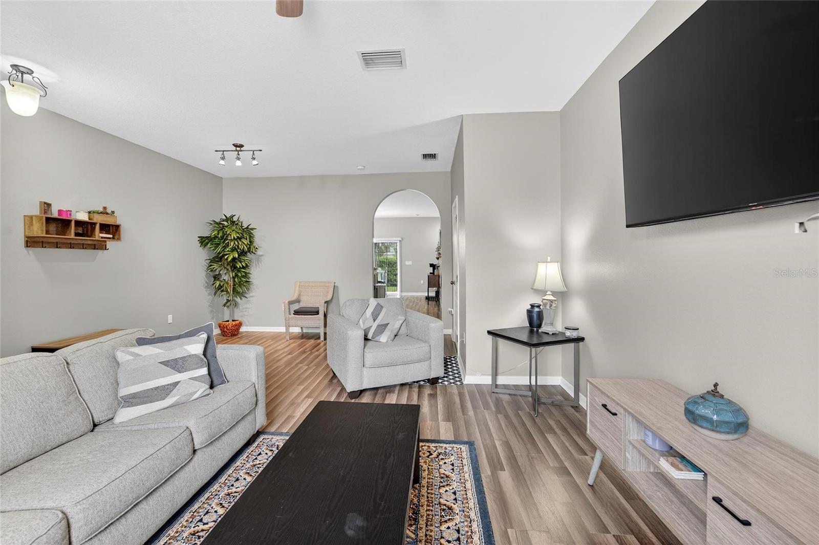 2052 GREENWOOD VALLEY DR — photo 8
