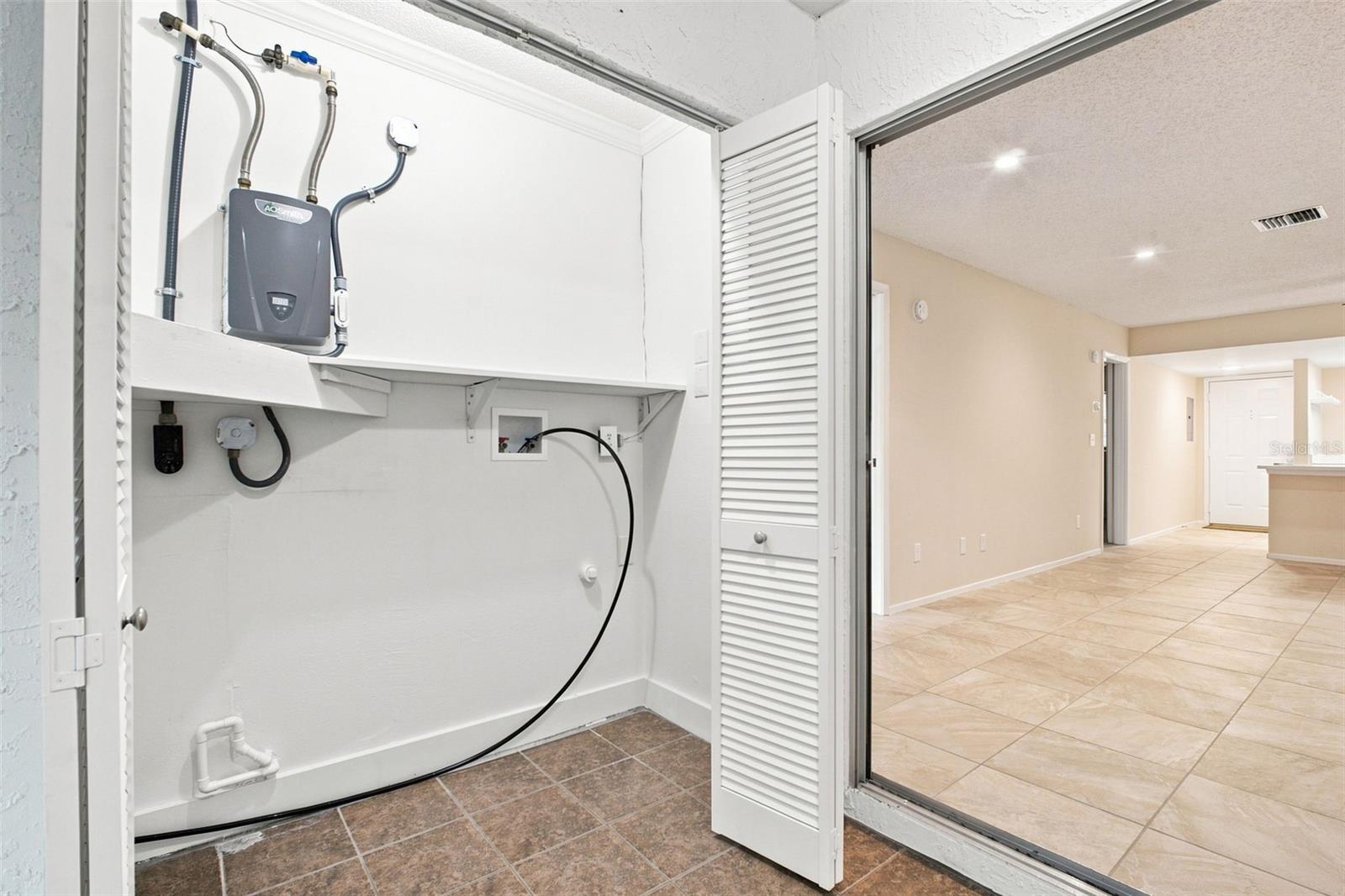 2460 NORTHSIDE DR #1202 — photo 33