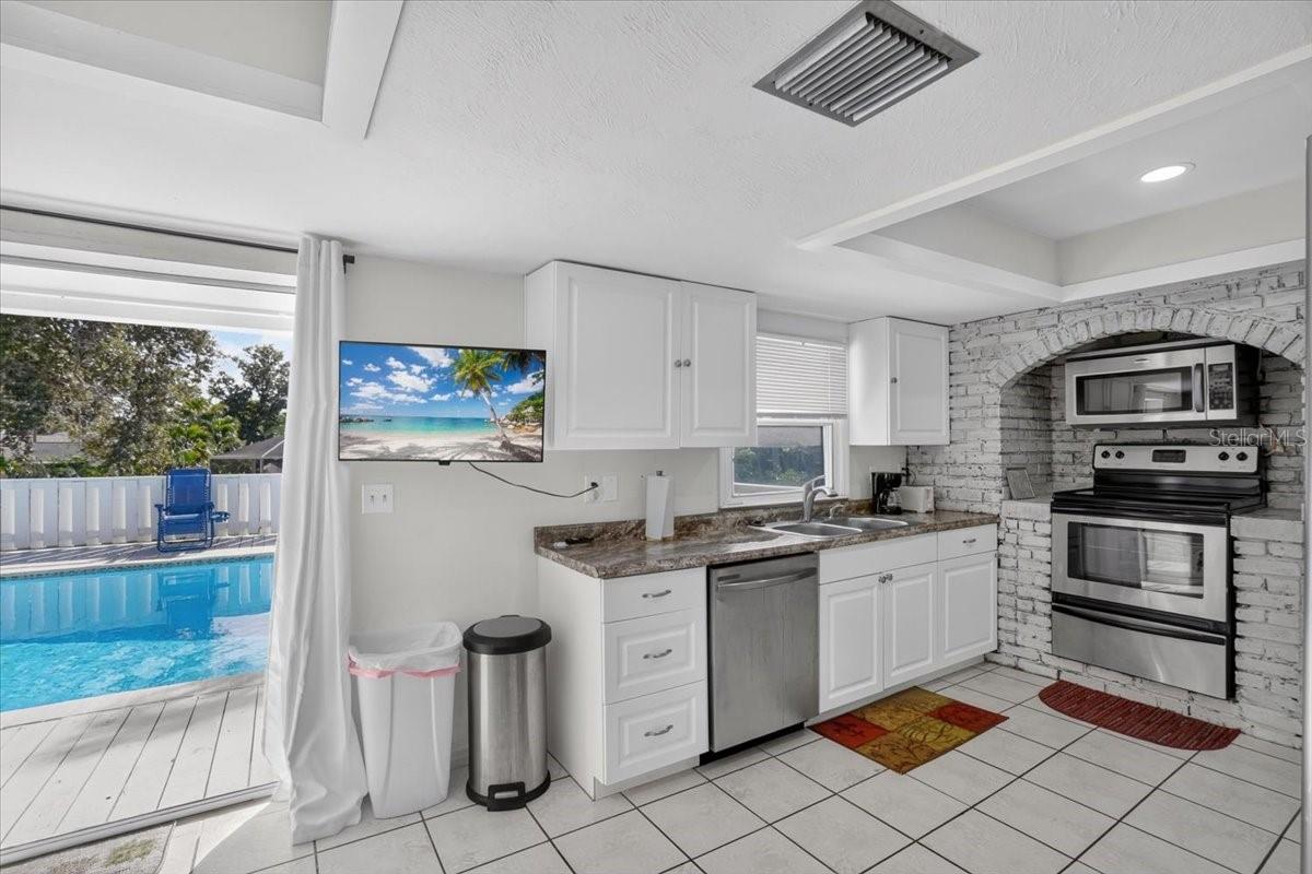 2407 PALMA SOLA BLVD — photo 11