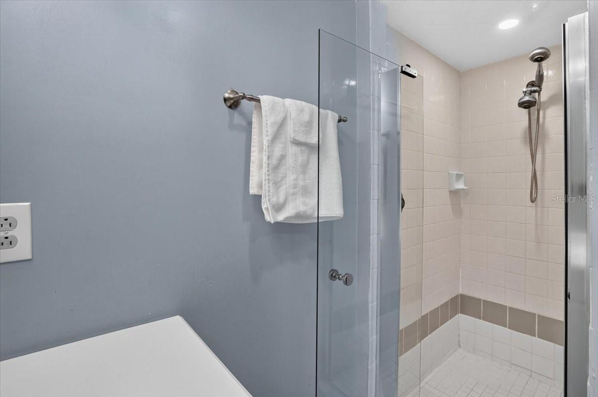 2407 PALMA SOLA BLVD — photo 22