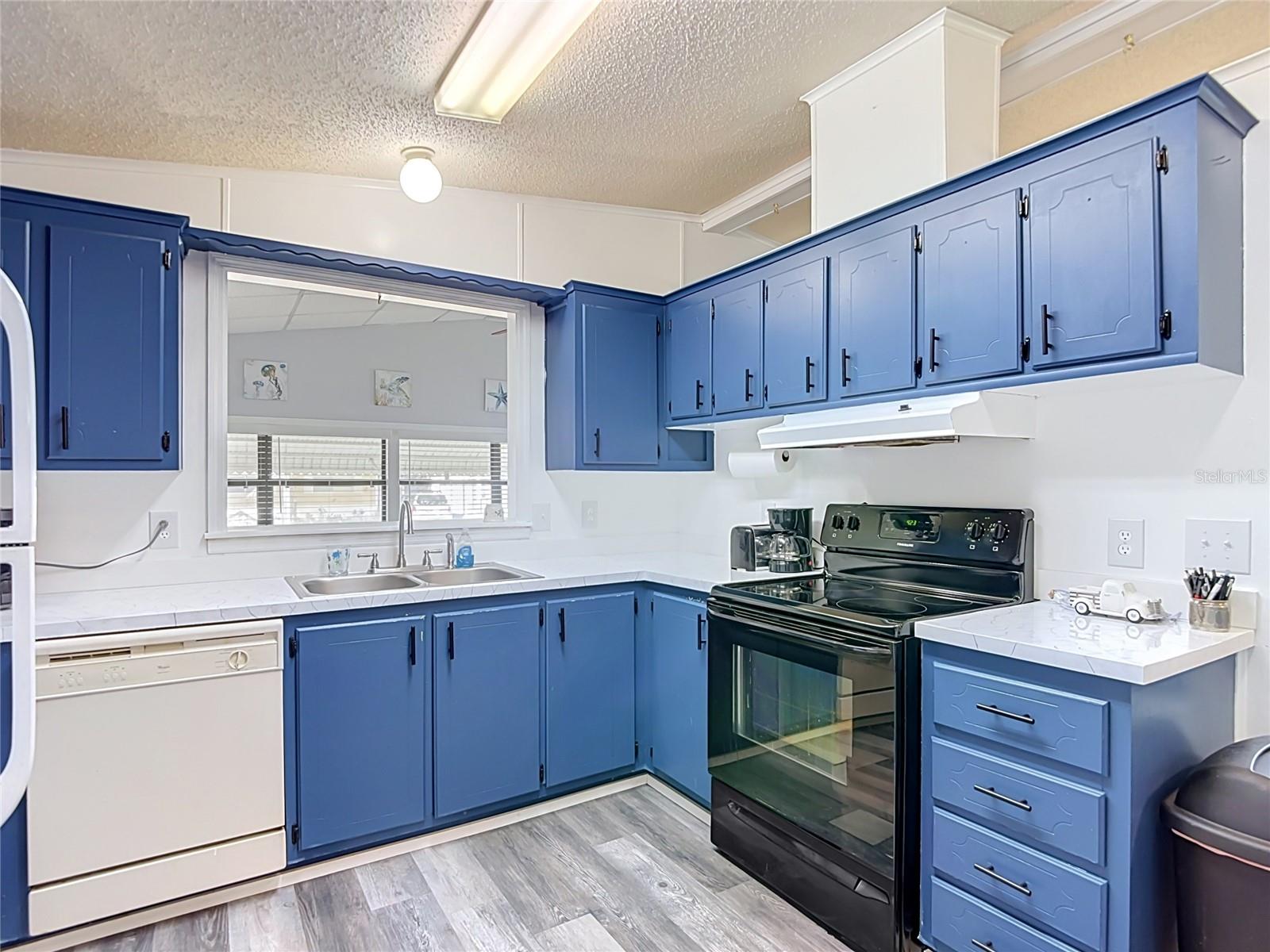 4616 OLIVE DR — photo 13