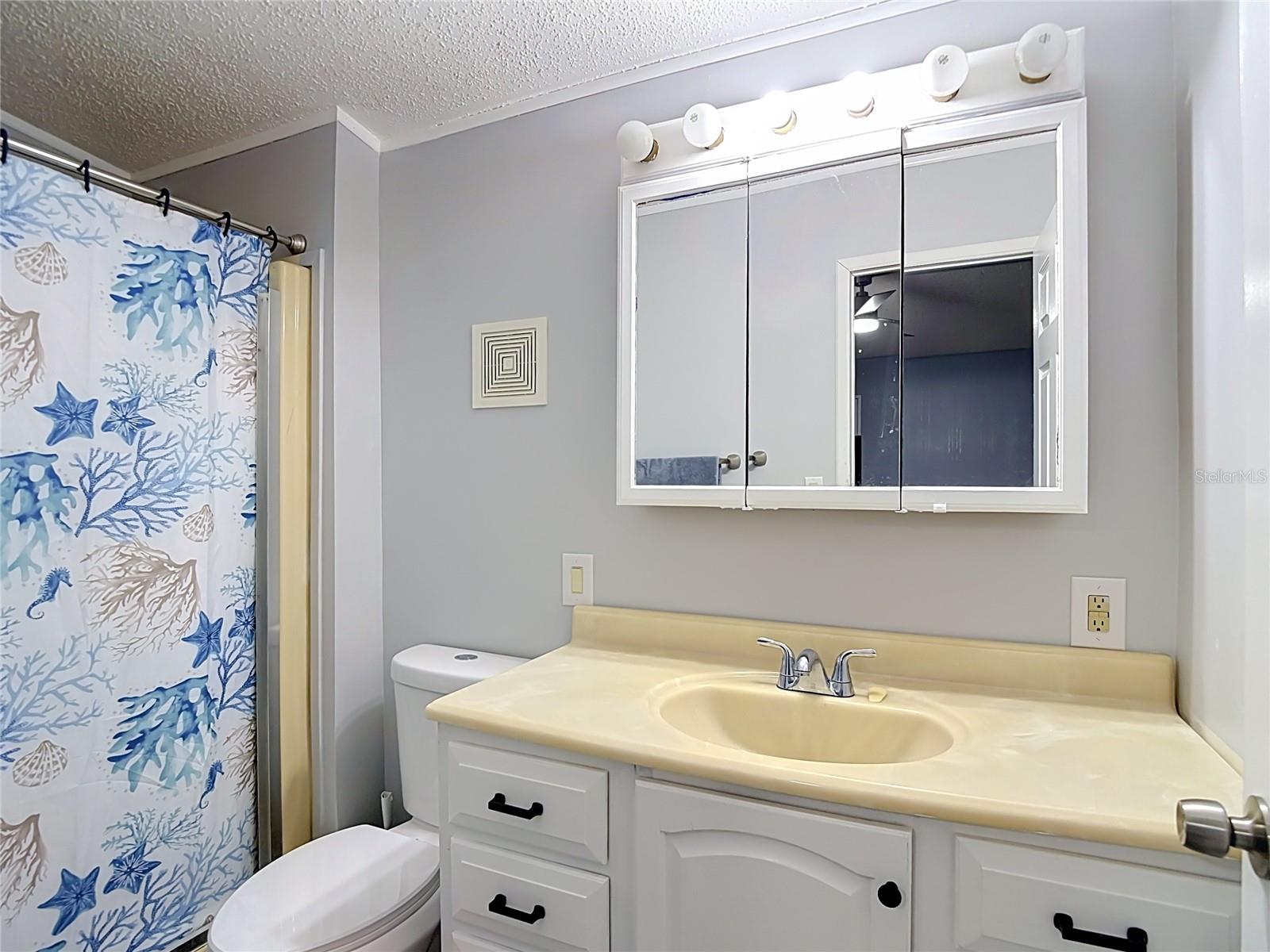 4616 OLIVE DR — photo 17