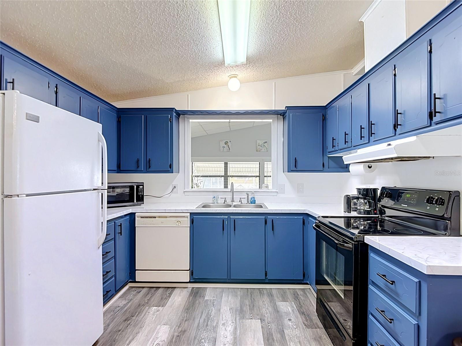 4616 OLIVE DR — photo 12