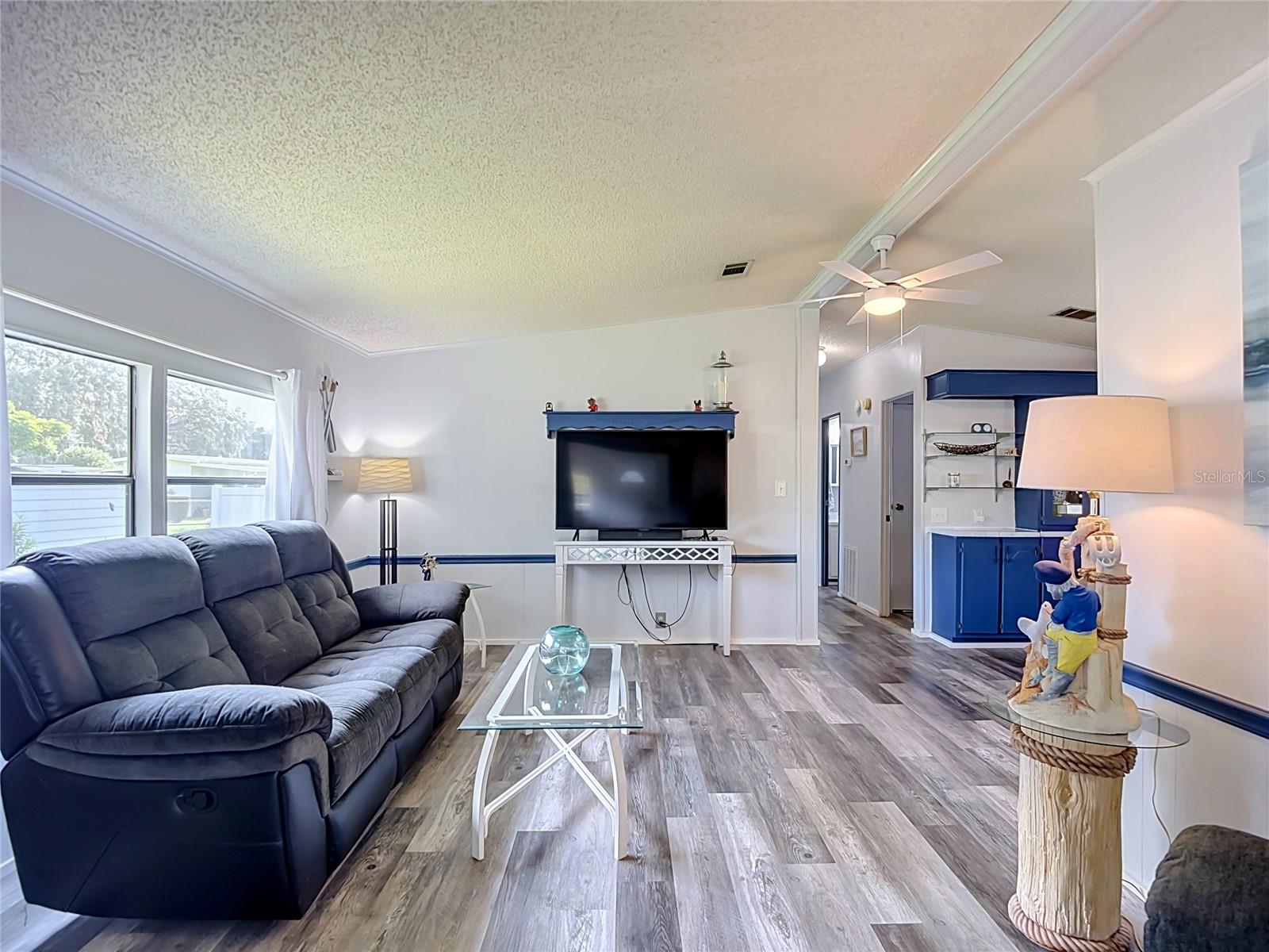4616 OLIVE DR — photo 9