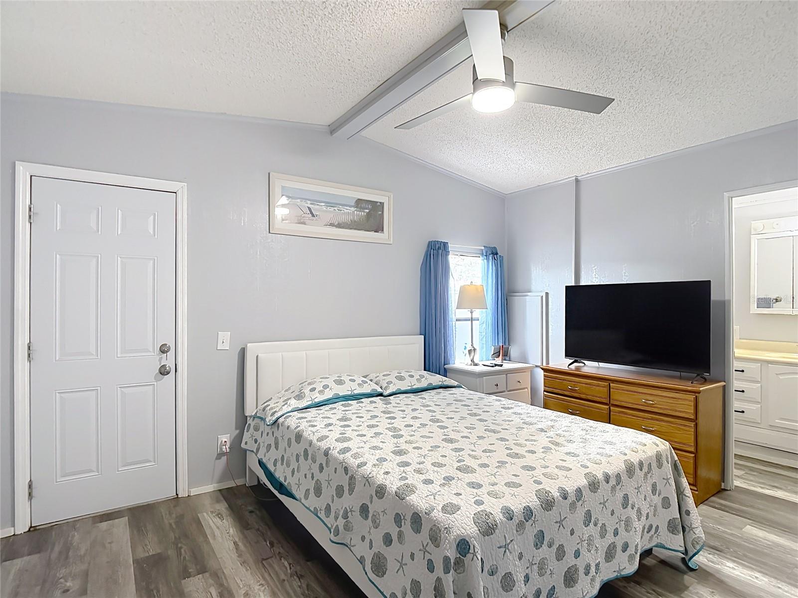 4616 OLIVE DR — photo 16
