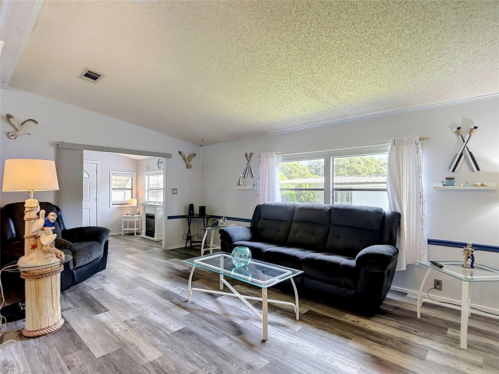 4616 OLIVE DR — photo 10