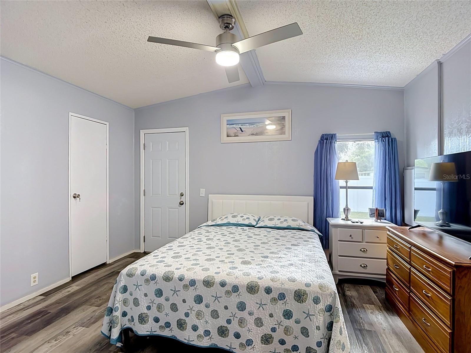 4616 OLIVE DR — photo 15