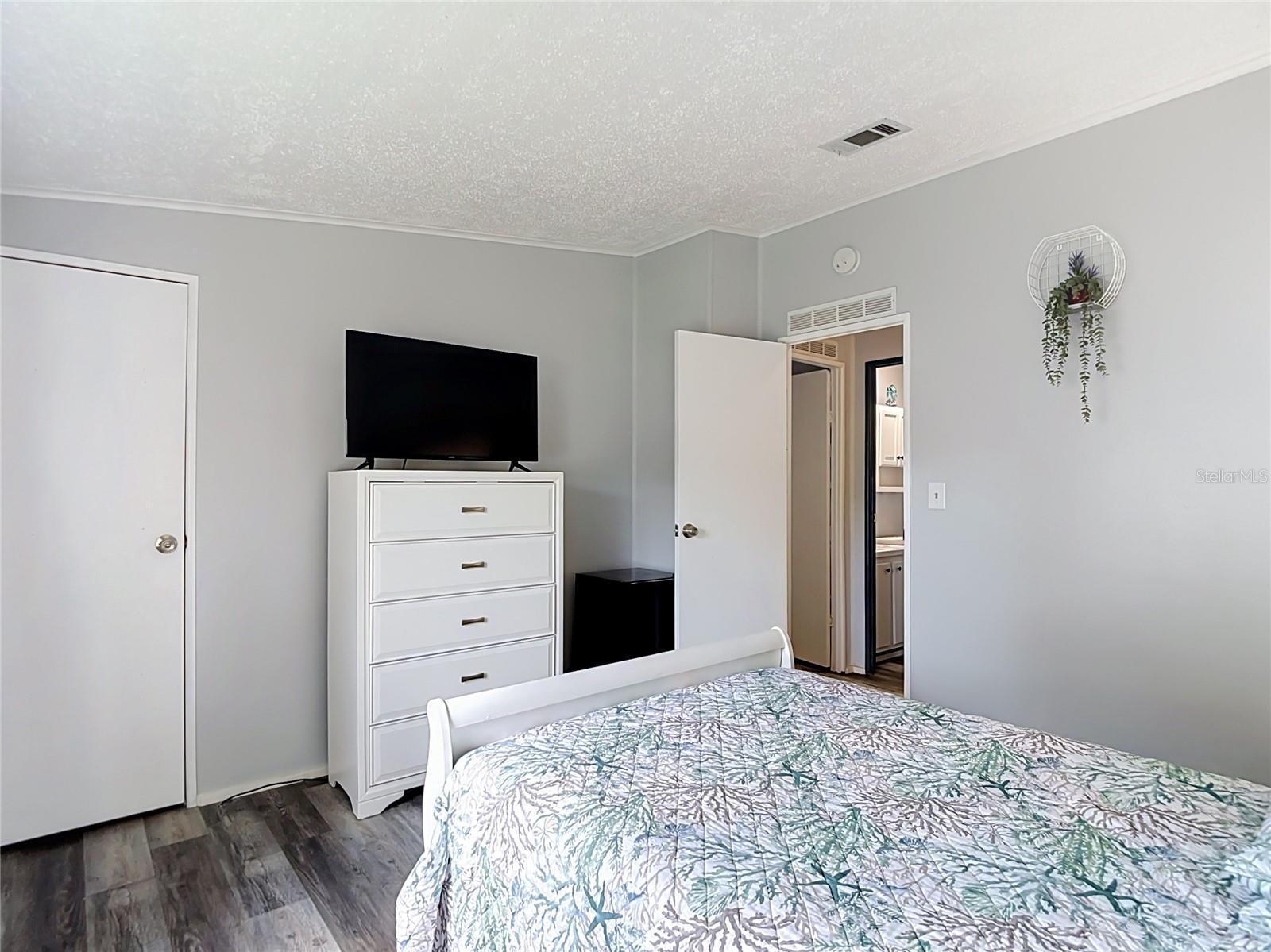 4616 OLIVE DR — photo 20