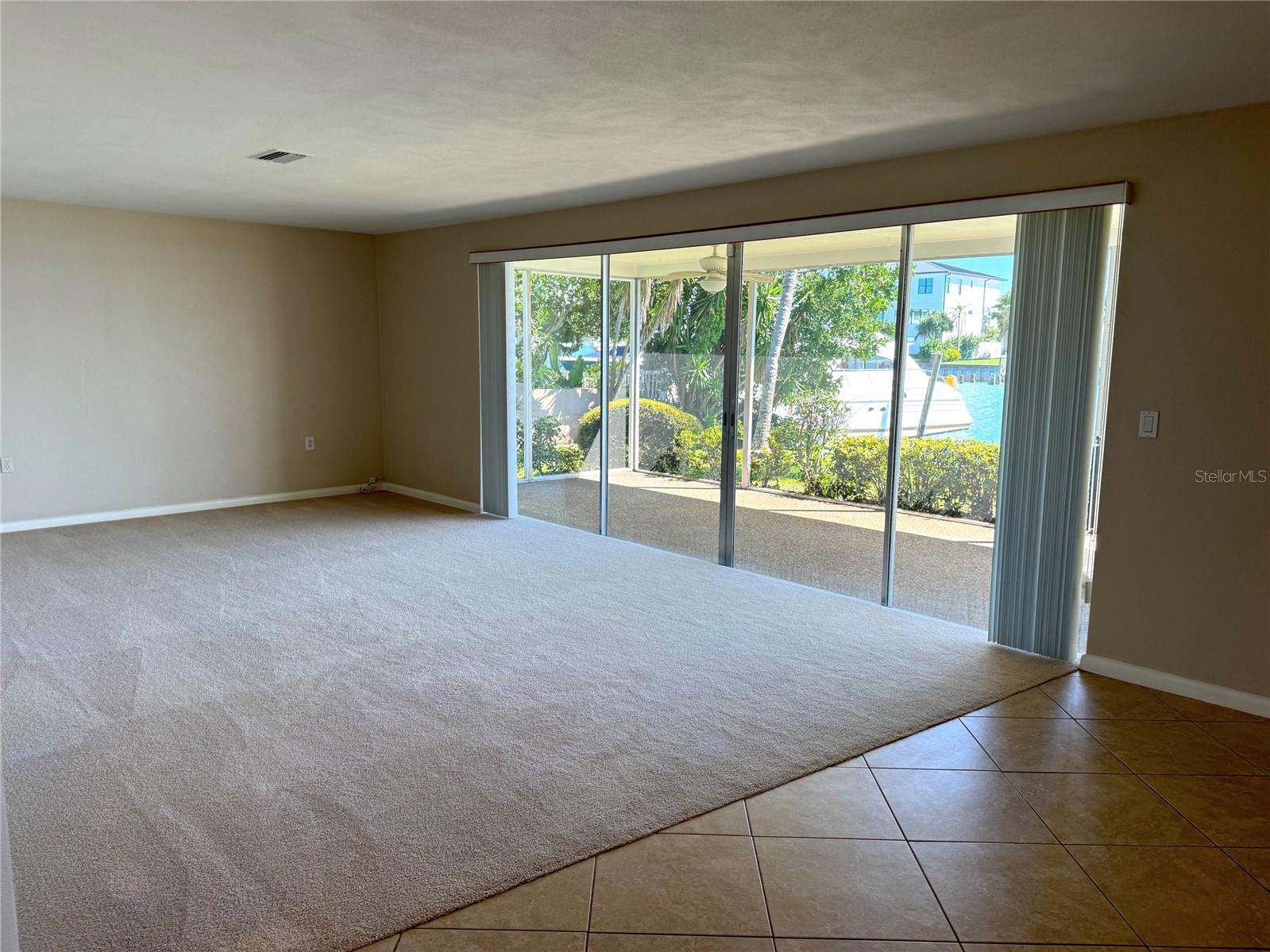 228 HOWARD DR — photo 4