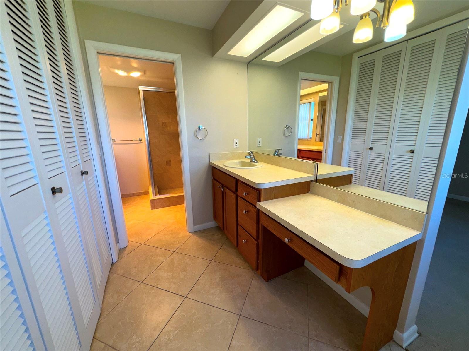 228 HOWARD DR — photo 7