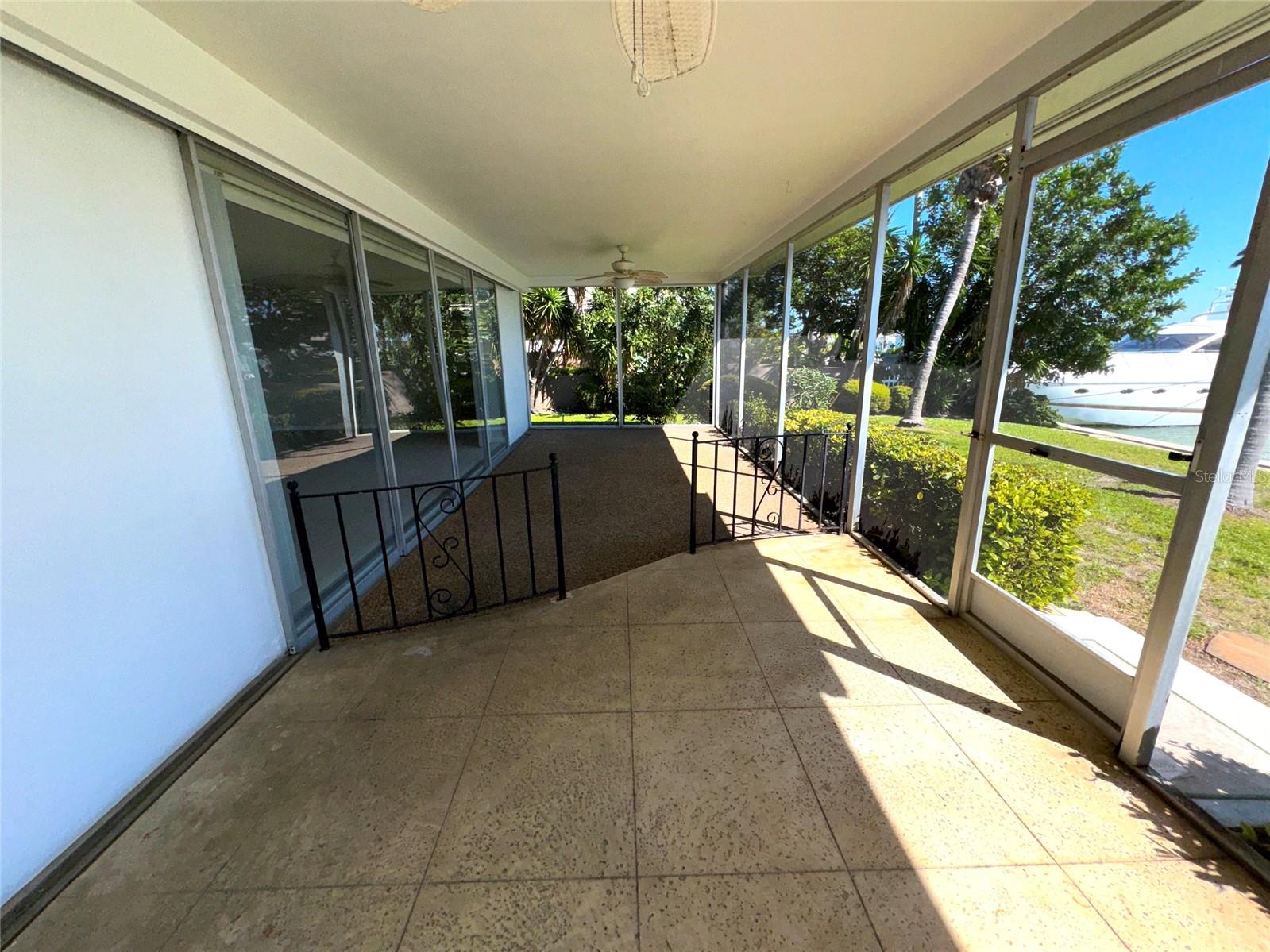 228 HOWARD DR — photo 9
