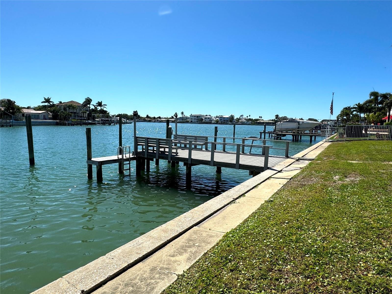 228 HOWARD DR — photo 13
