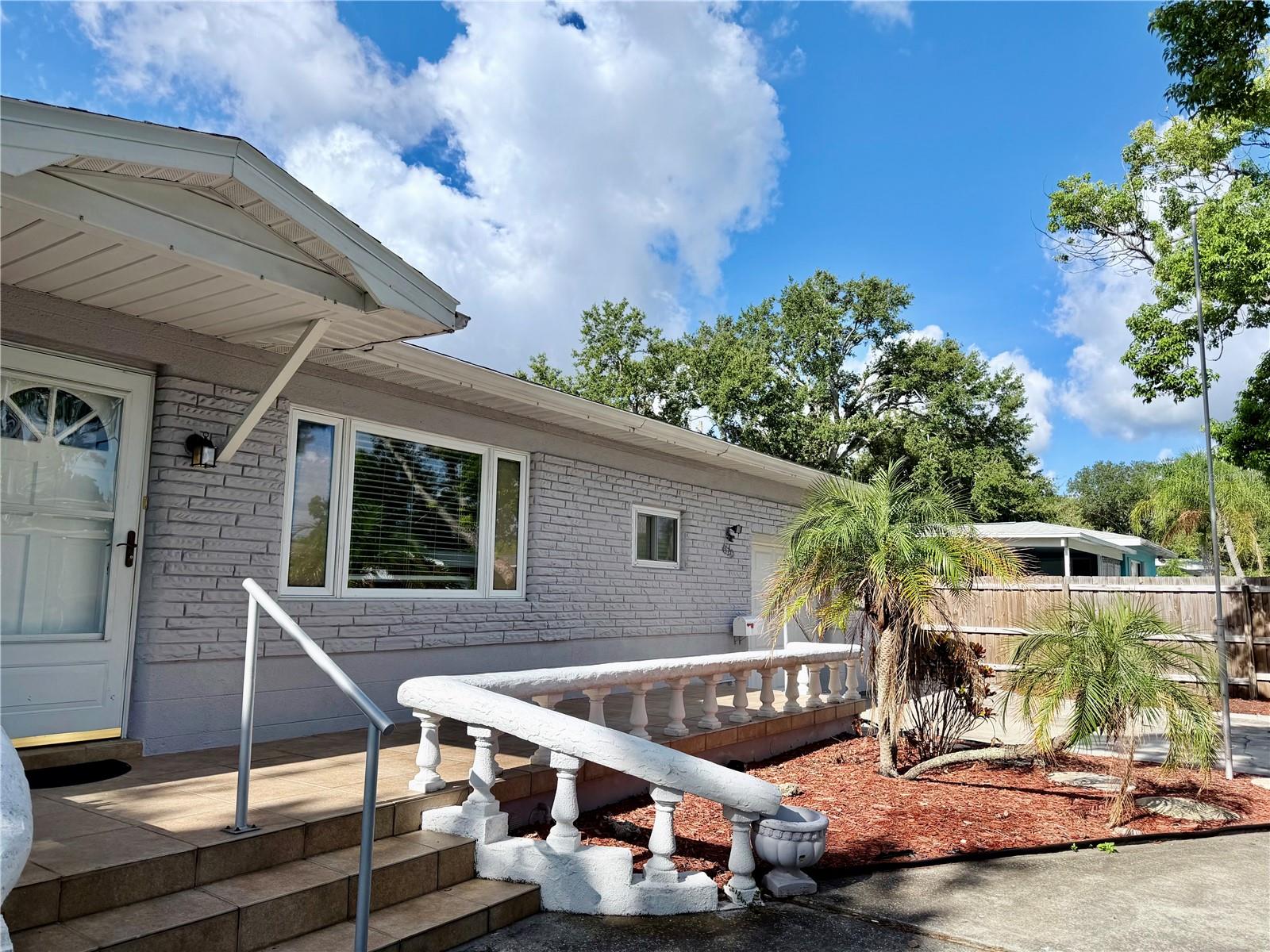 4320 YARDLEY AVE N — photo 3